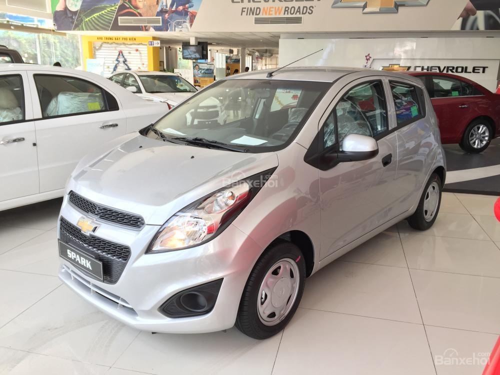 Xa hang ton, Chevrolet Spark LS gia chi hon 260 trieu hinh anh