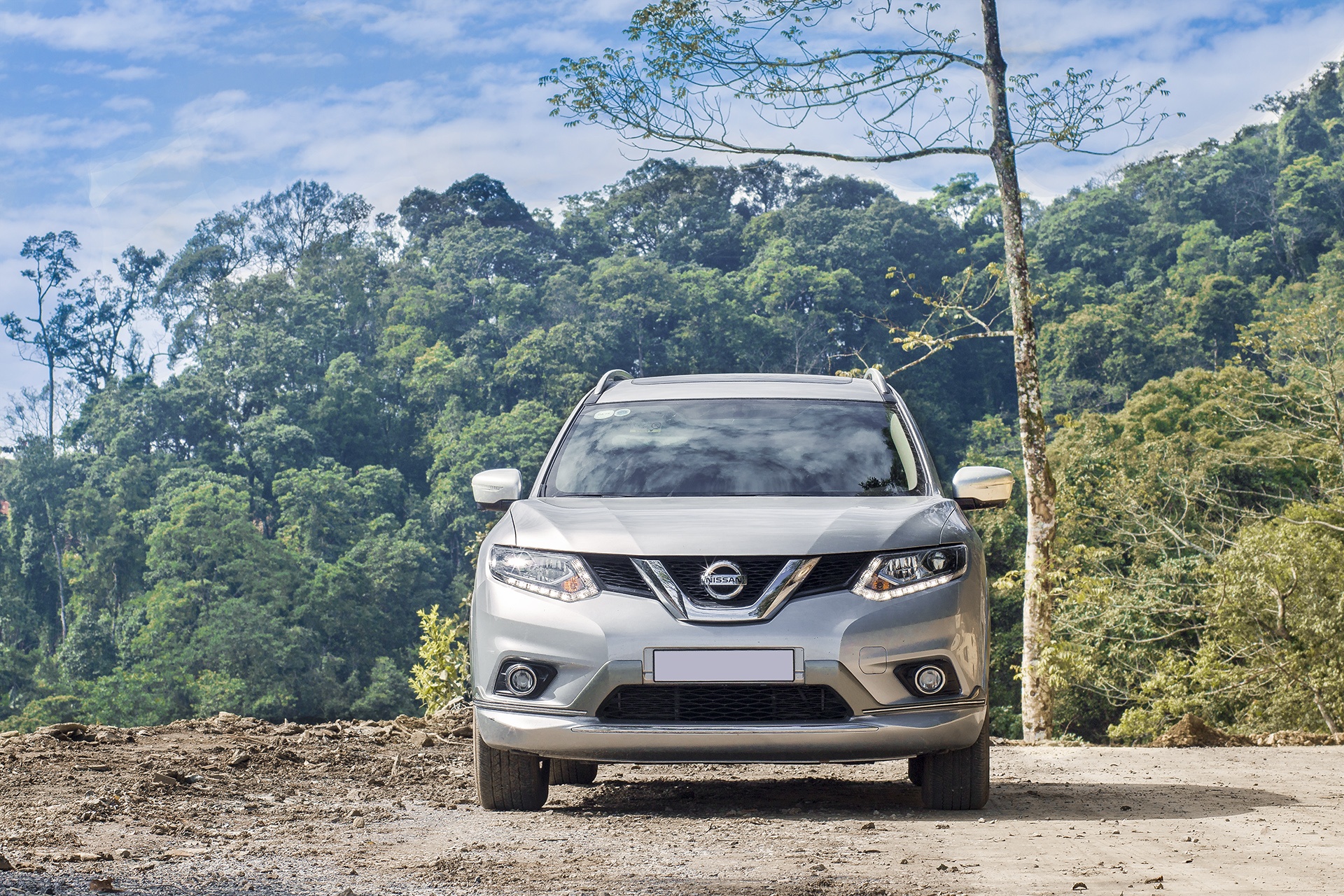Giam gia manh, Nissan X-Trail co gi de canh tranh? hinh anh