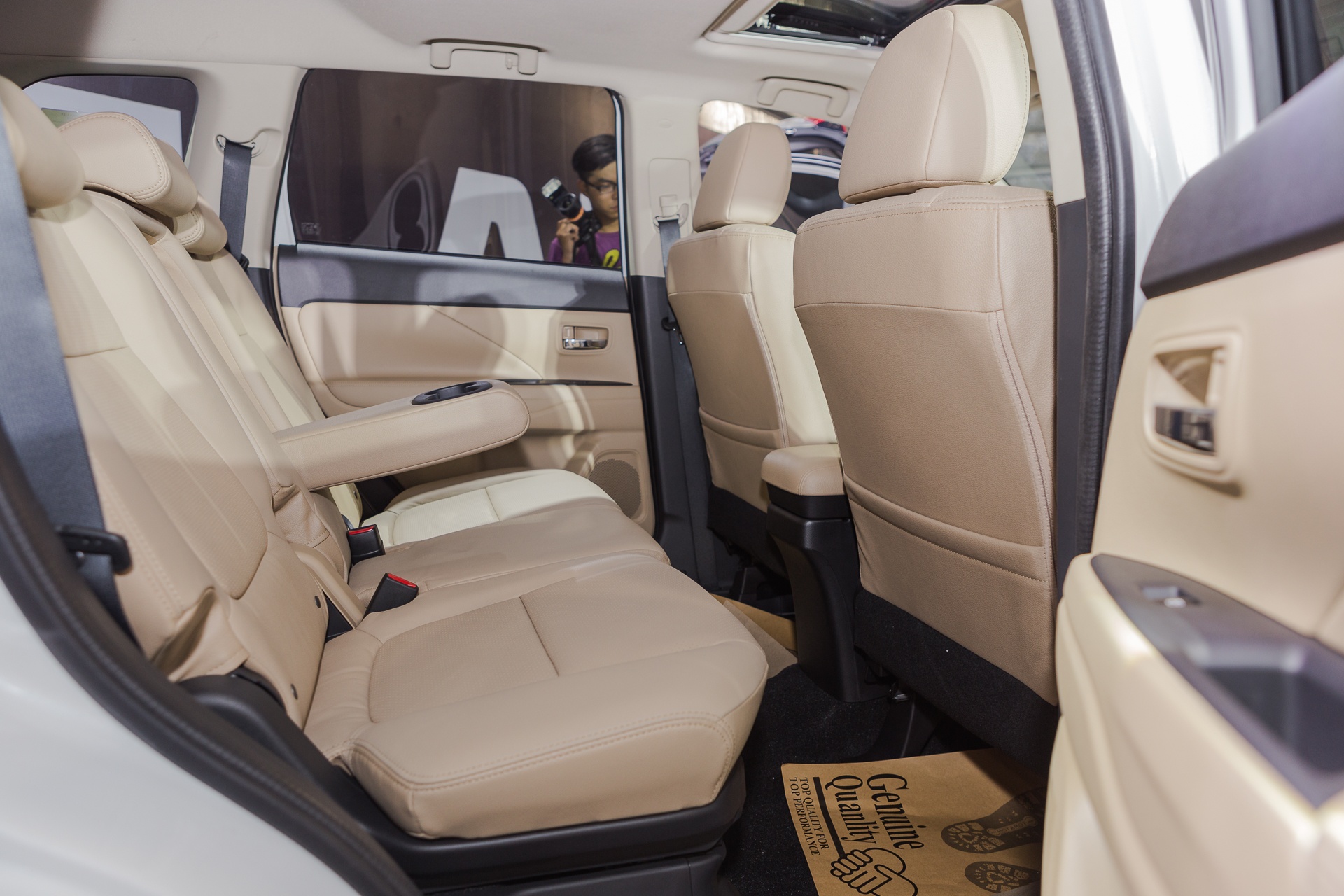 Mitsubishi Outlander CKD gia bao nhieu anh 13