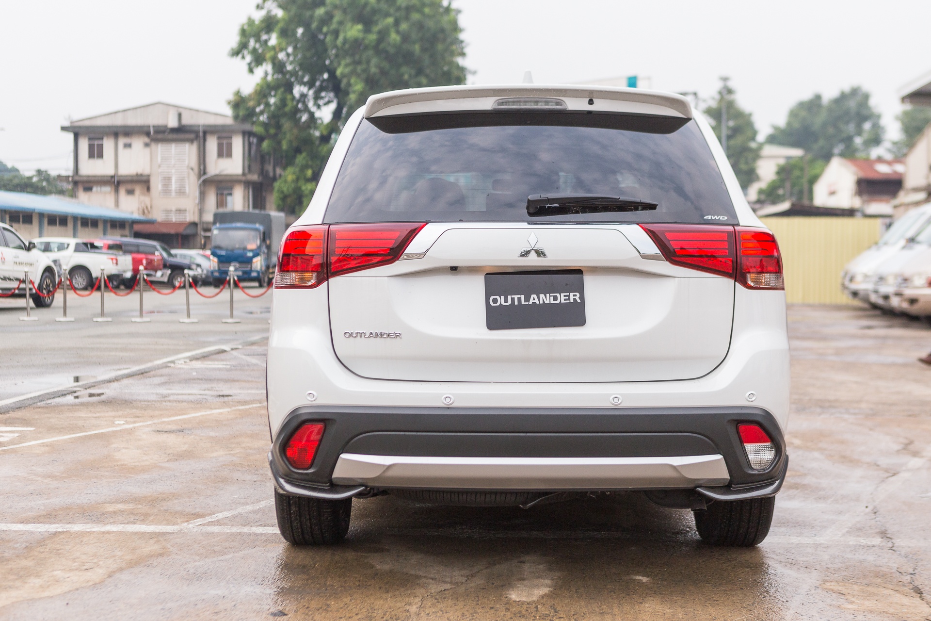 Mitsubishi Outlander CKD gia bao nhieu anh 5