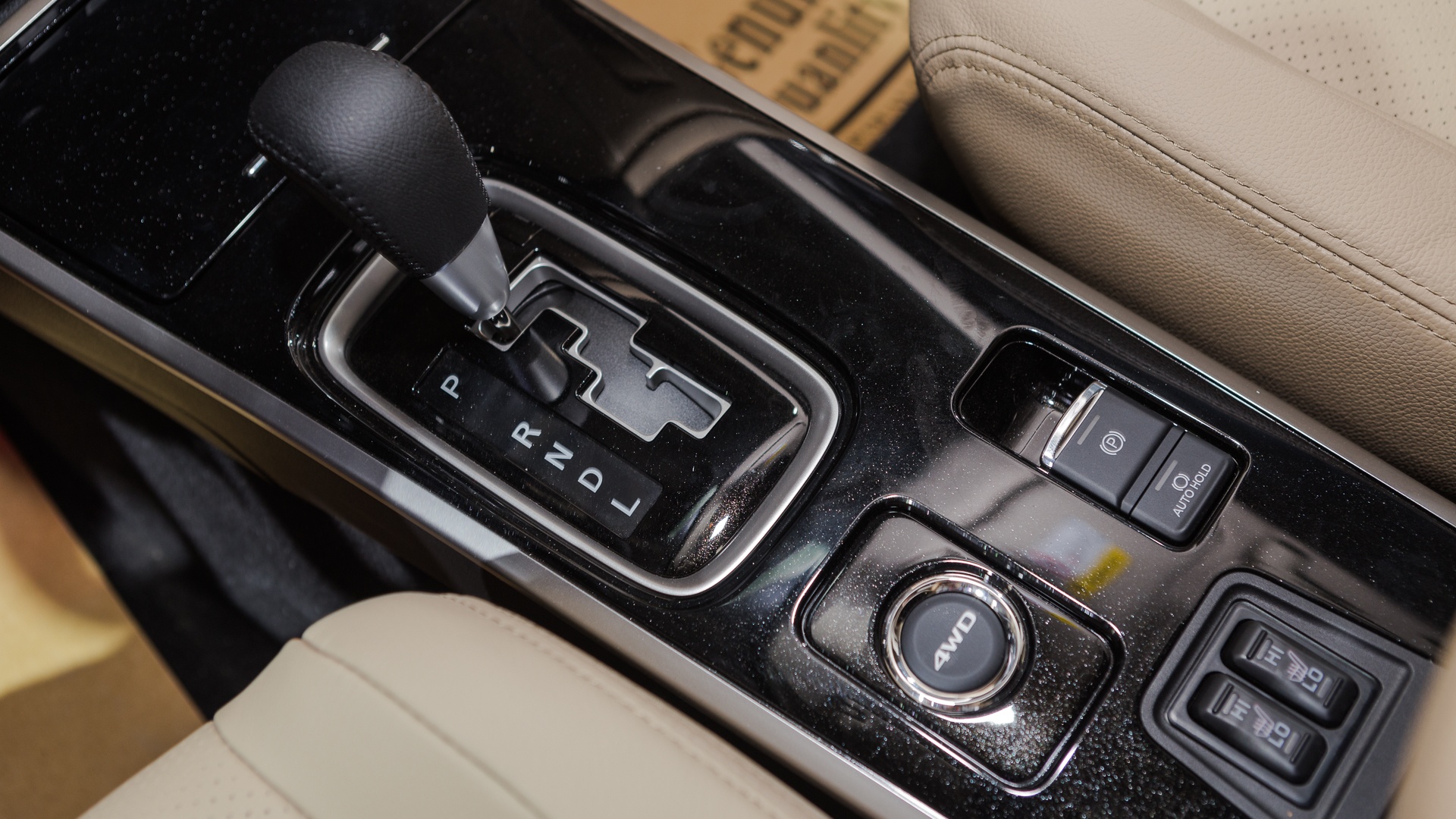 Mitsubishi Outlander CKD gia bao nhieu anh 9