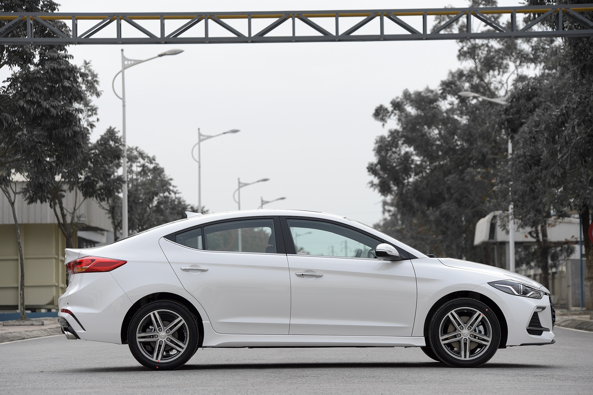 Hyundai Elantra Sport gia bao nhieu anh 3