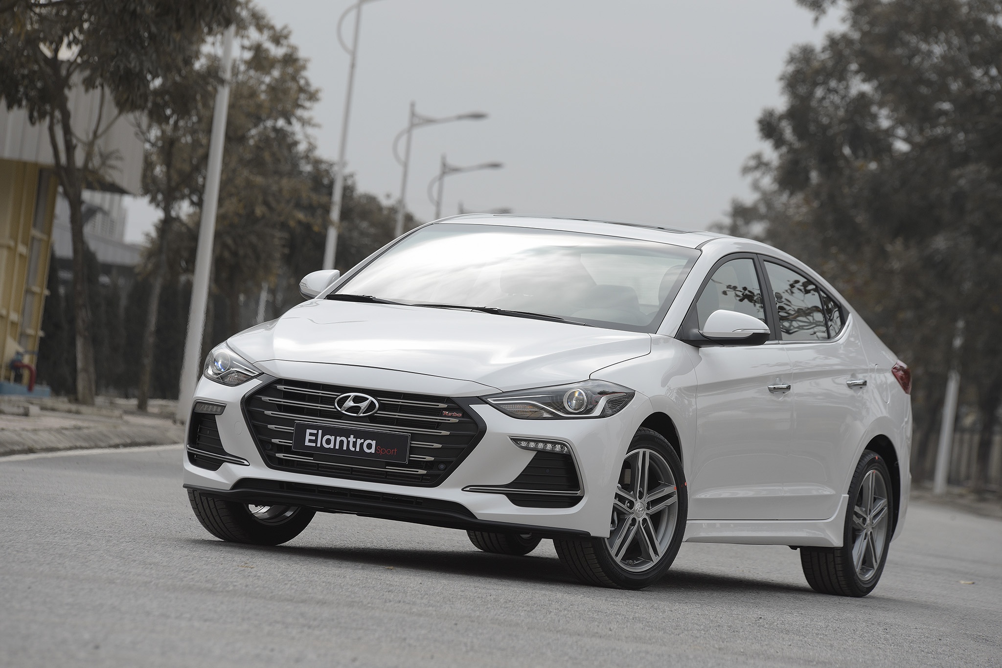 Hyundai Elantra Sport - doi thu Honda Civic tai Viet Nam hinh anh