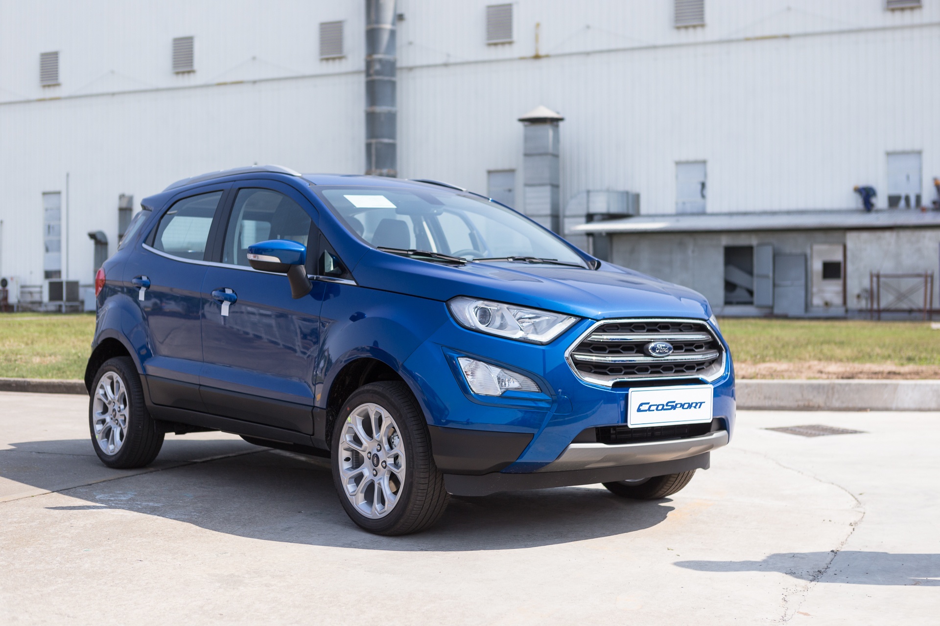 Ford EcoSport 2018 gia tu 545 trieu dong hinh anh
