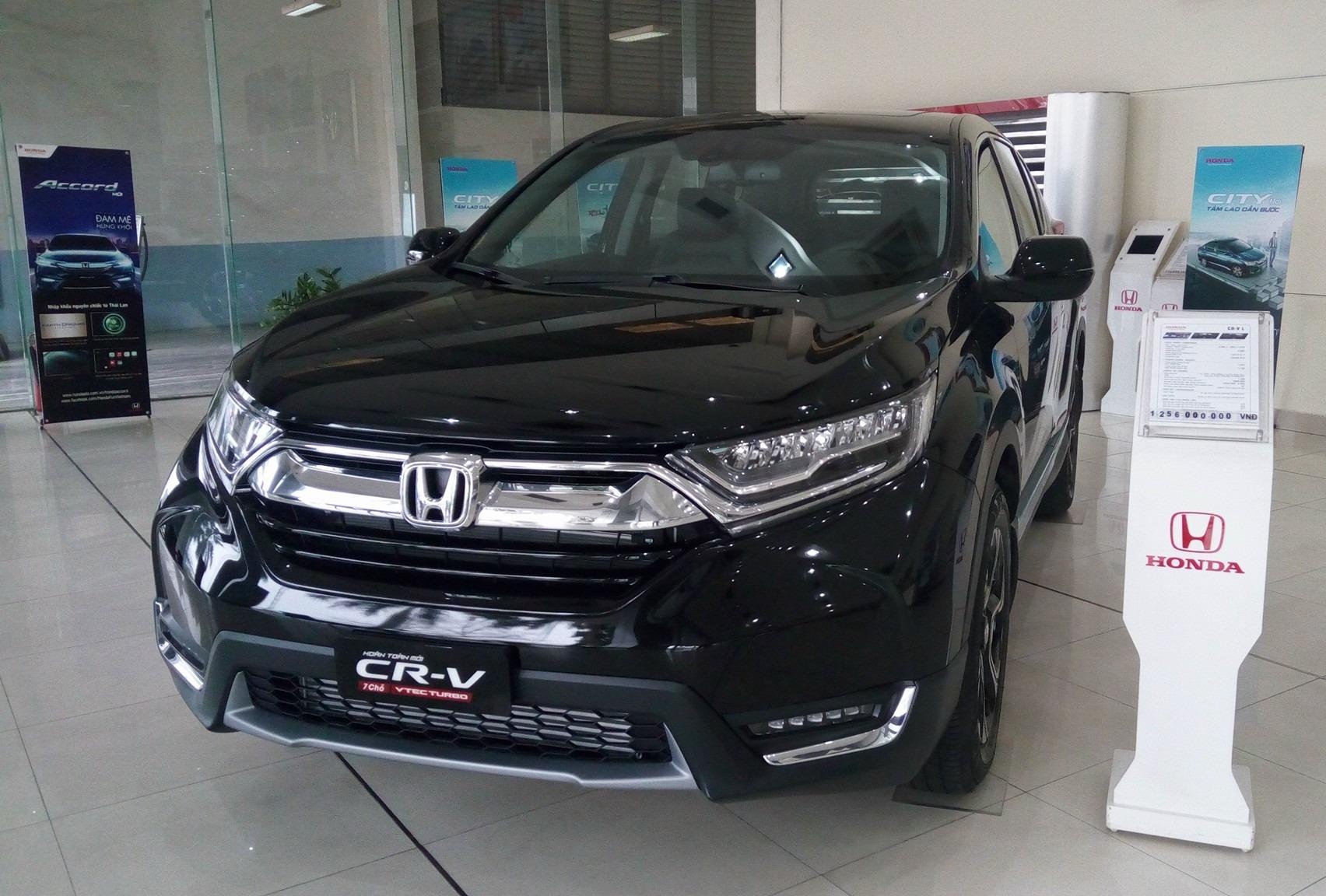 Honda CR-V 2018 het xe trong vong nua thang hinh anh