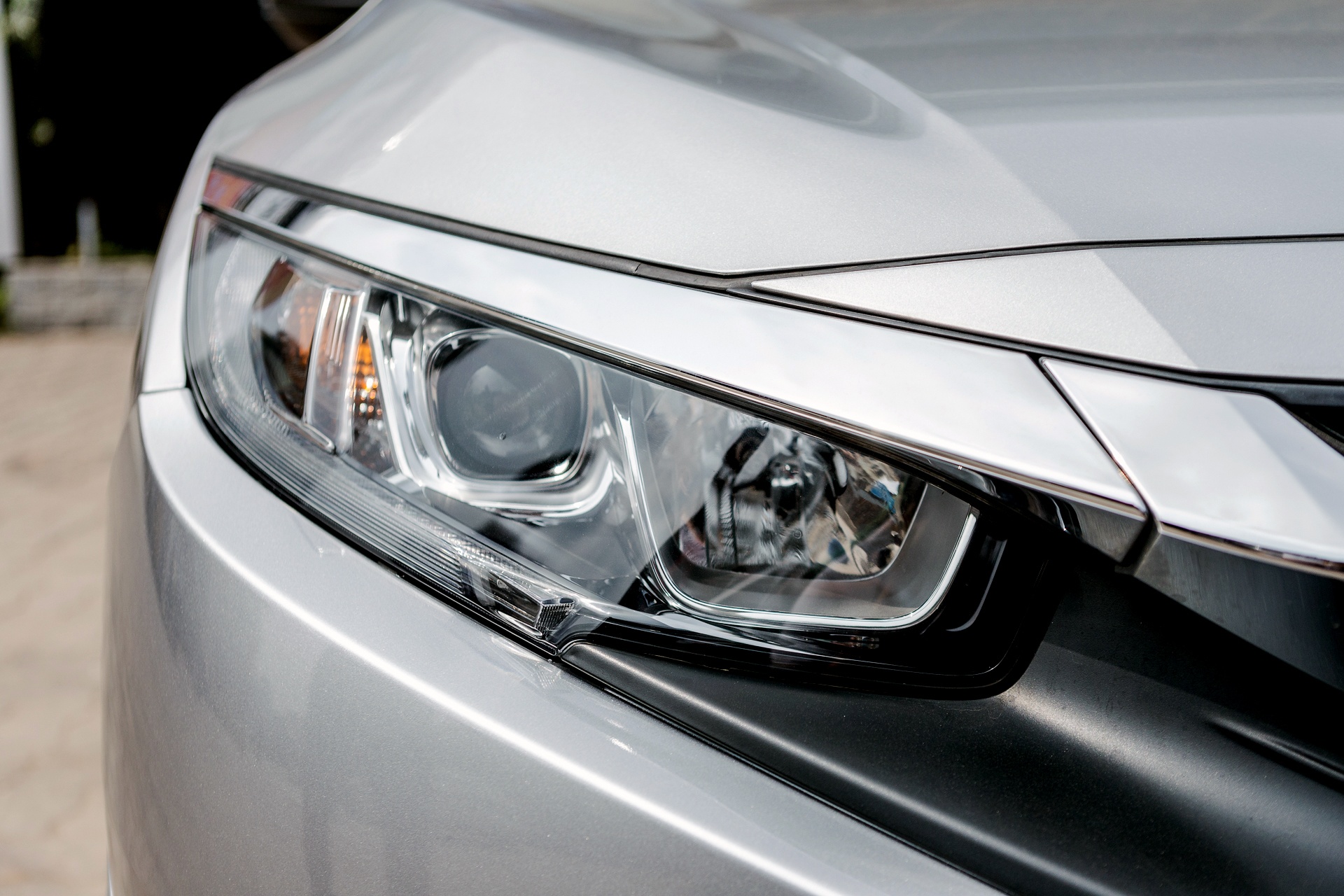 Honda Civic 1.8E gia  bao nhieu anh 5