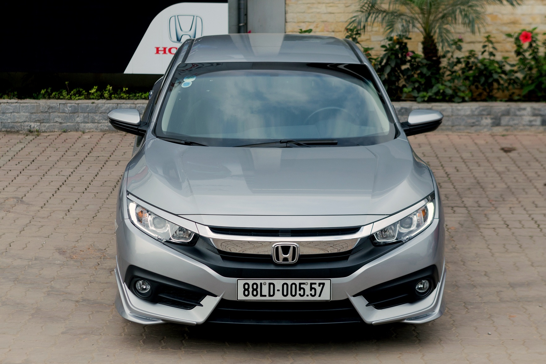 Chi tiet Honda Civic 1.8E gia 758 trieu tai Viet Nam hinh anh