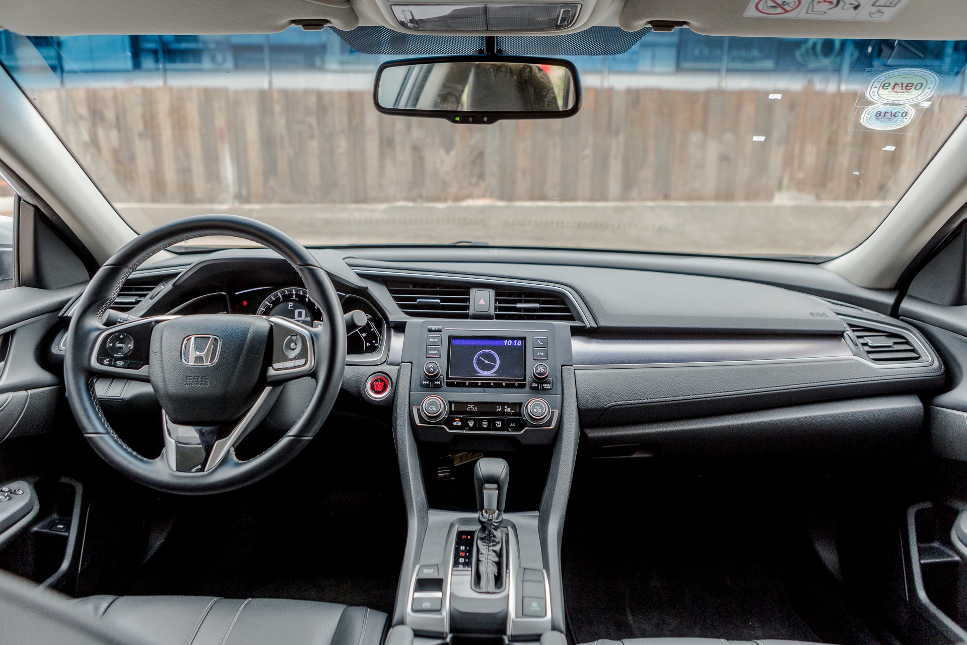 Honda Civic 1.8E gia  bao nhieu anh 7