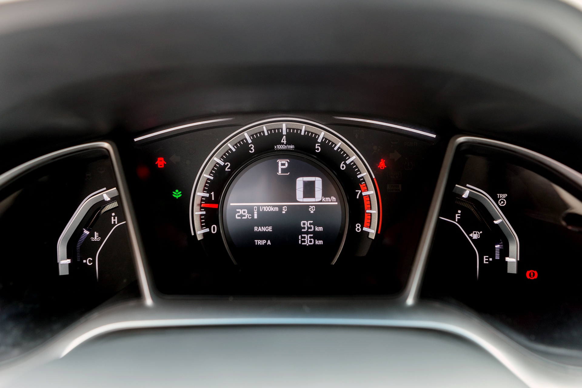 Honda Civic 1.8E gia  bao nhieu anh 10