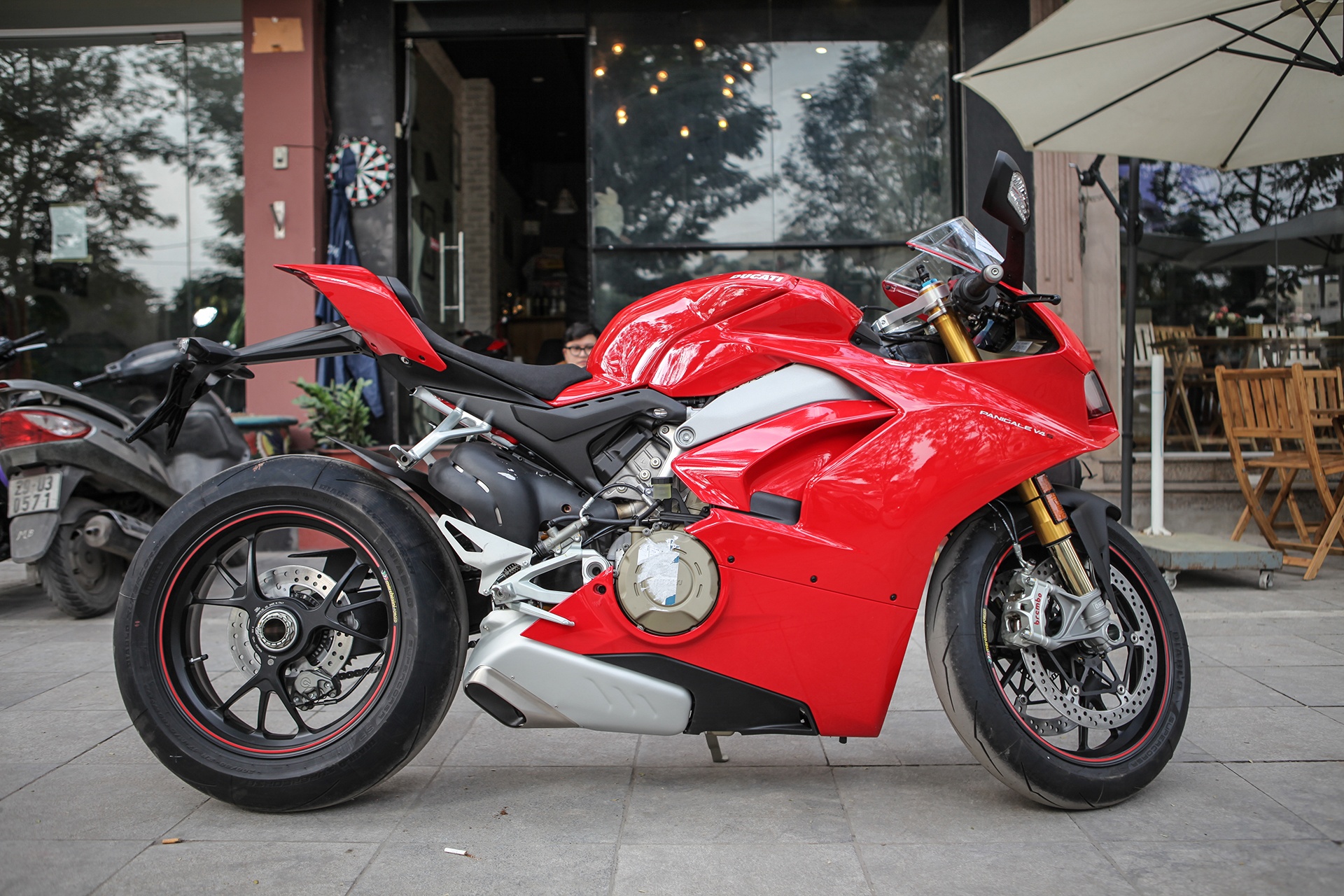 Ducati Panigale V4 S dau tien tai Viet Nam anh 3