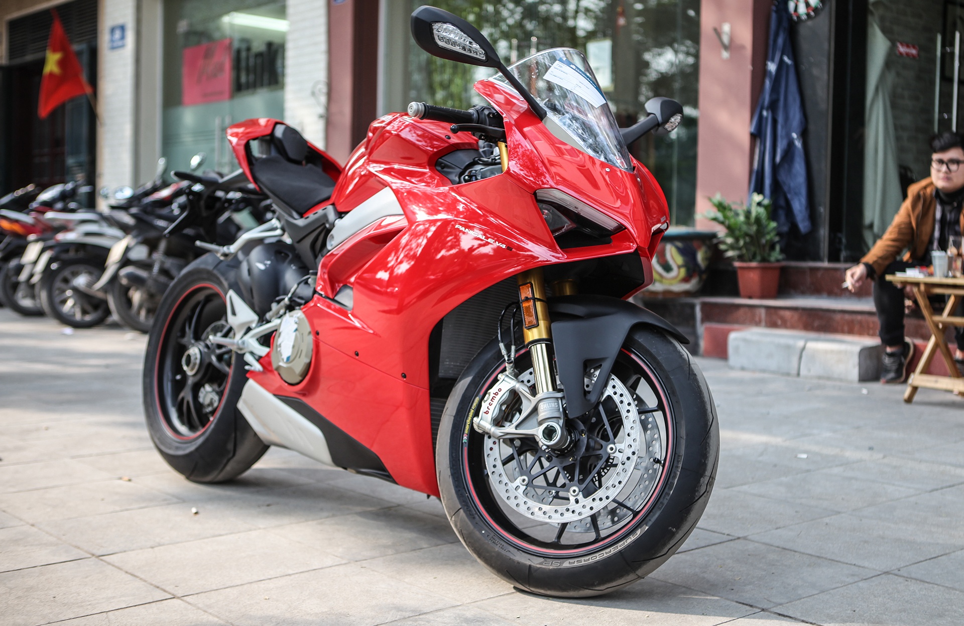 Ducati Panigale V4 S dau tien tai Viet Nam anh 2