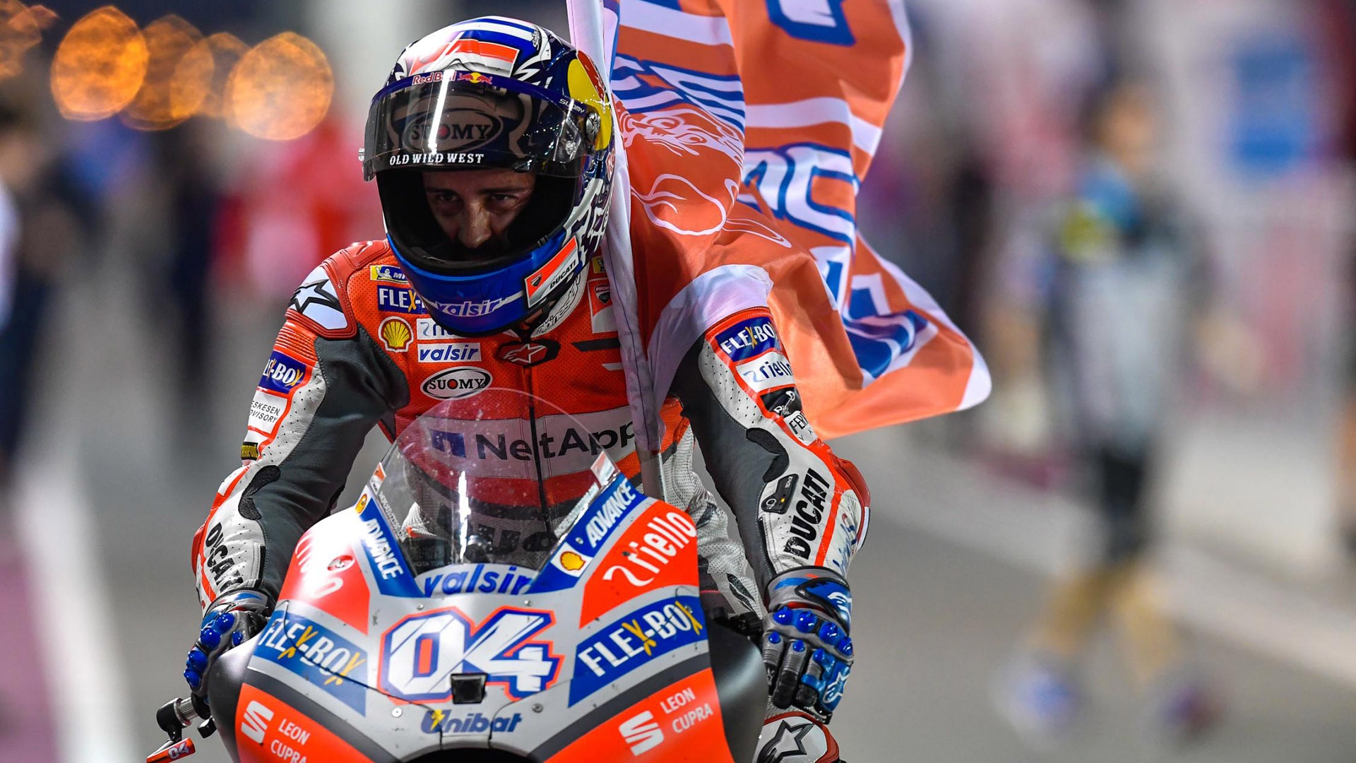 MotoGP 2018: Dovizioso danh bai Marquez, Rossi ve thu 3 hinh anh