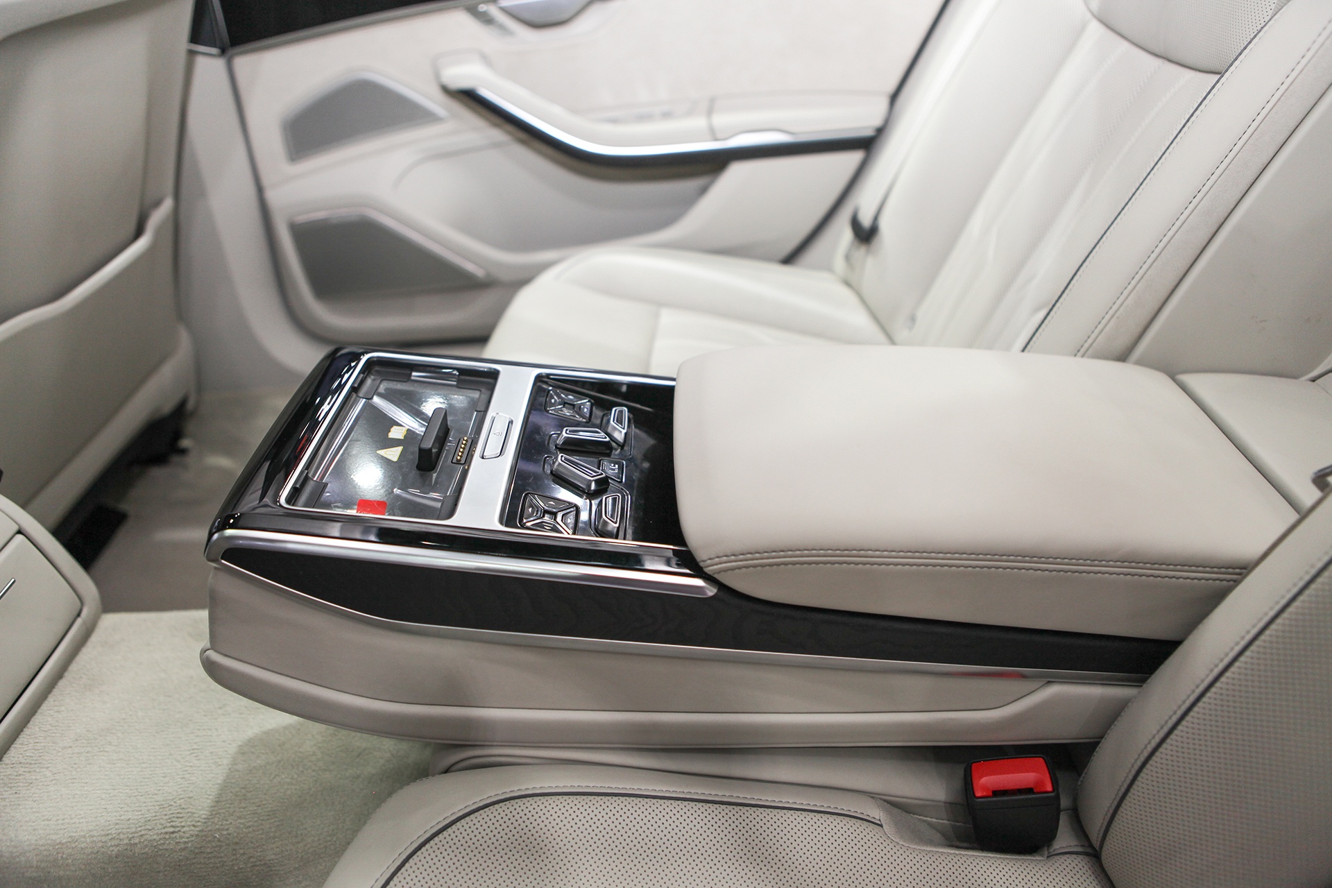 AUDI A8L TRINH LANG anh 14