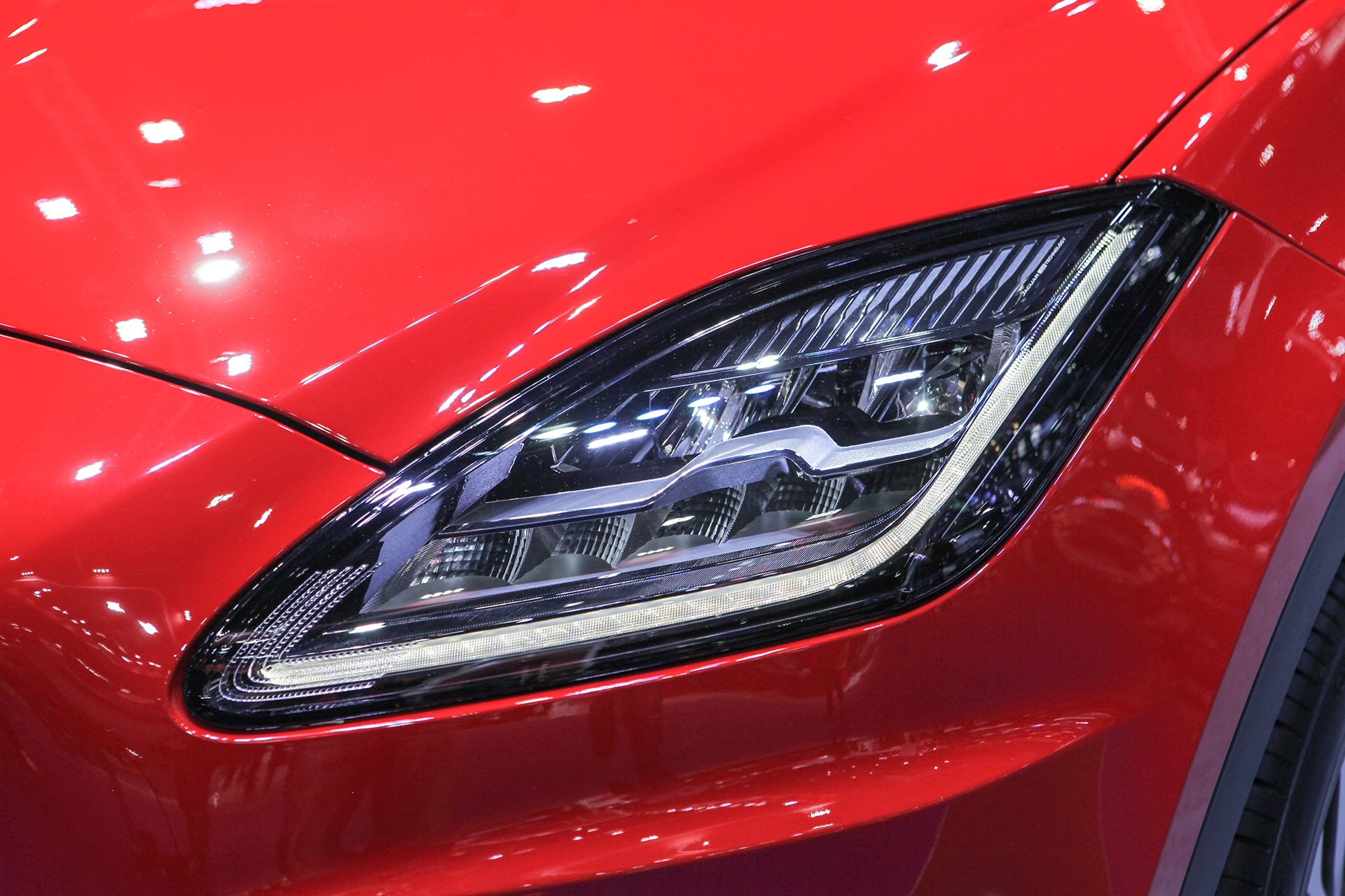 Jaguar E-Pace ra mat Dong Nam A anh 6