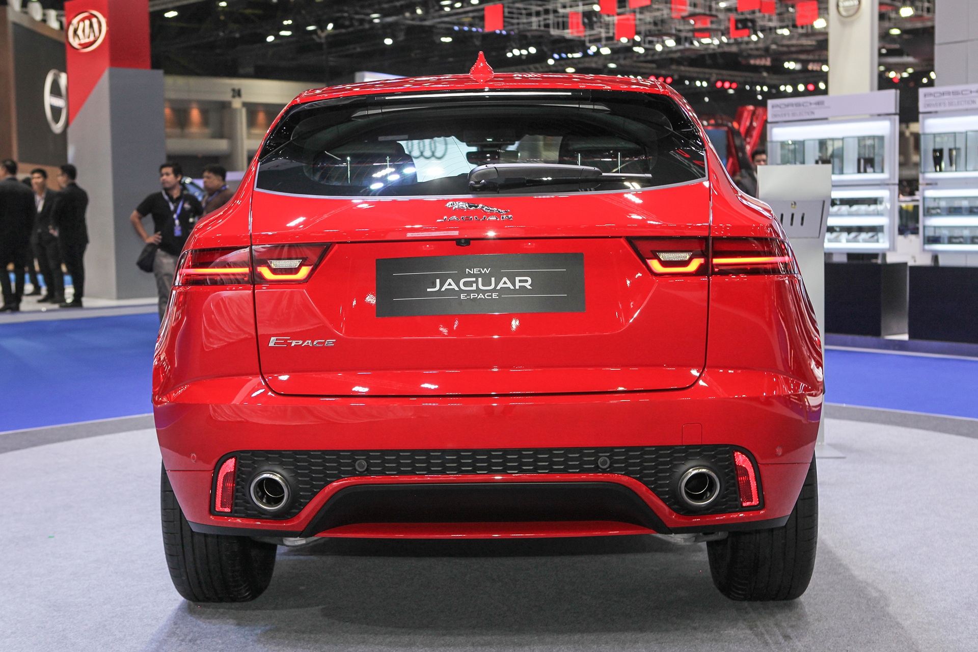 Jaguar E-Pace ra mat Dong Nam A anh 4