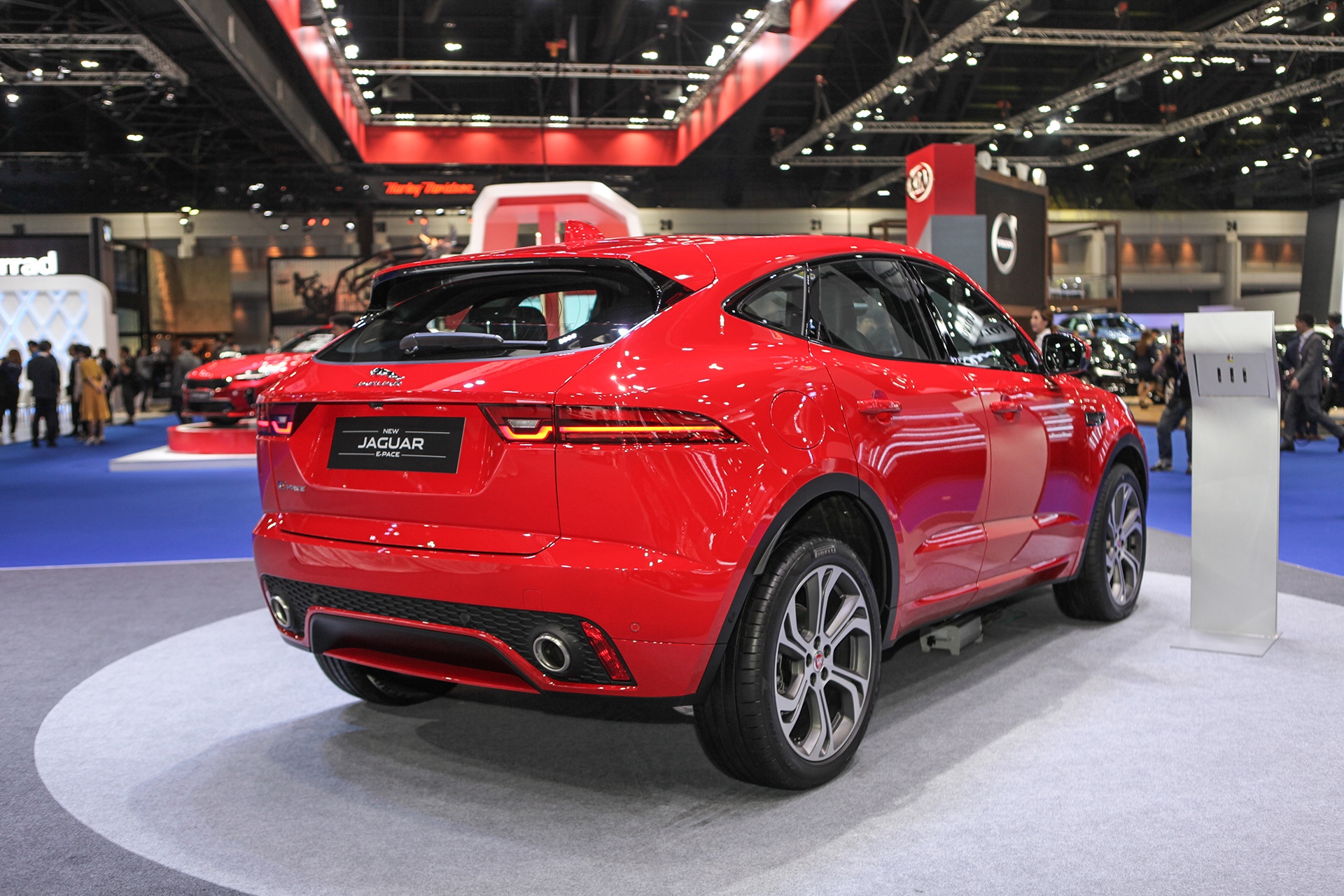 Jaguar E-Pace ra mat Dong Nam A anh 5