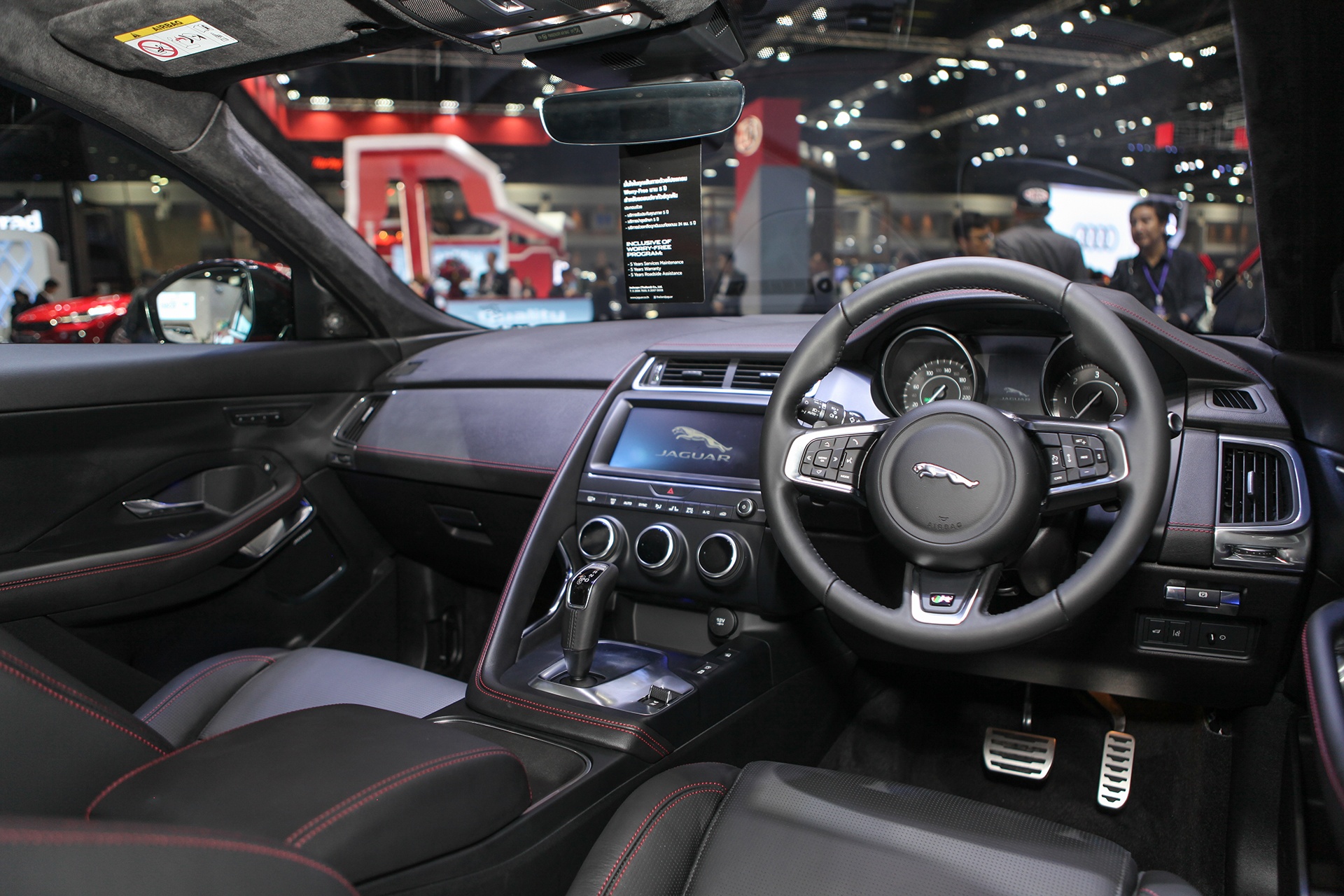 Jaguar E-Pace ra mat Dong Nam A anh 10