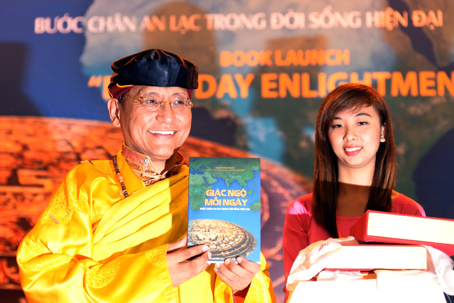 Sach cua Duc Phap Vuong Gyalwang Drukpa phat hanh o VN hinh anh