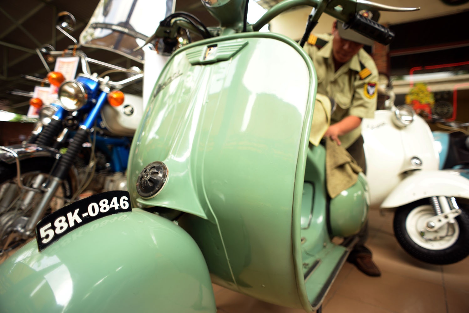 Với dân mê và chơi xe cổ ở TP HCM ít ai không biết đến CLB xe cổ của Hồng Cường bởi họ sở hữu nhiều chiếc xe cổ độc đáo có một không hai.