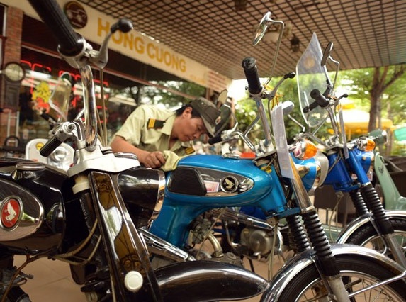 Bo suu tap xe may co doc nhat Sai Gon hinh anh