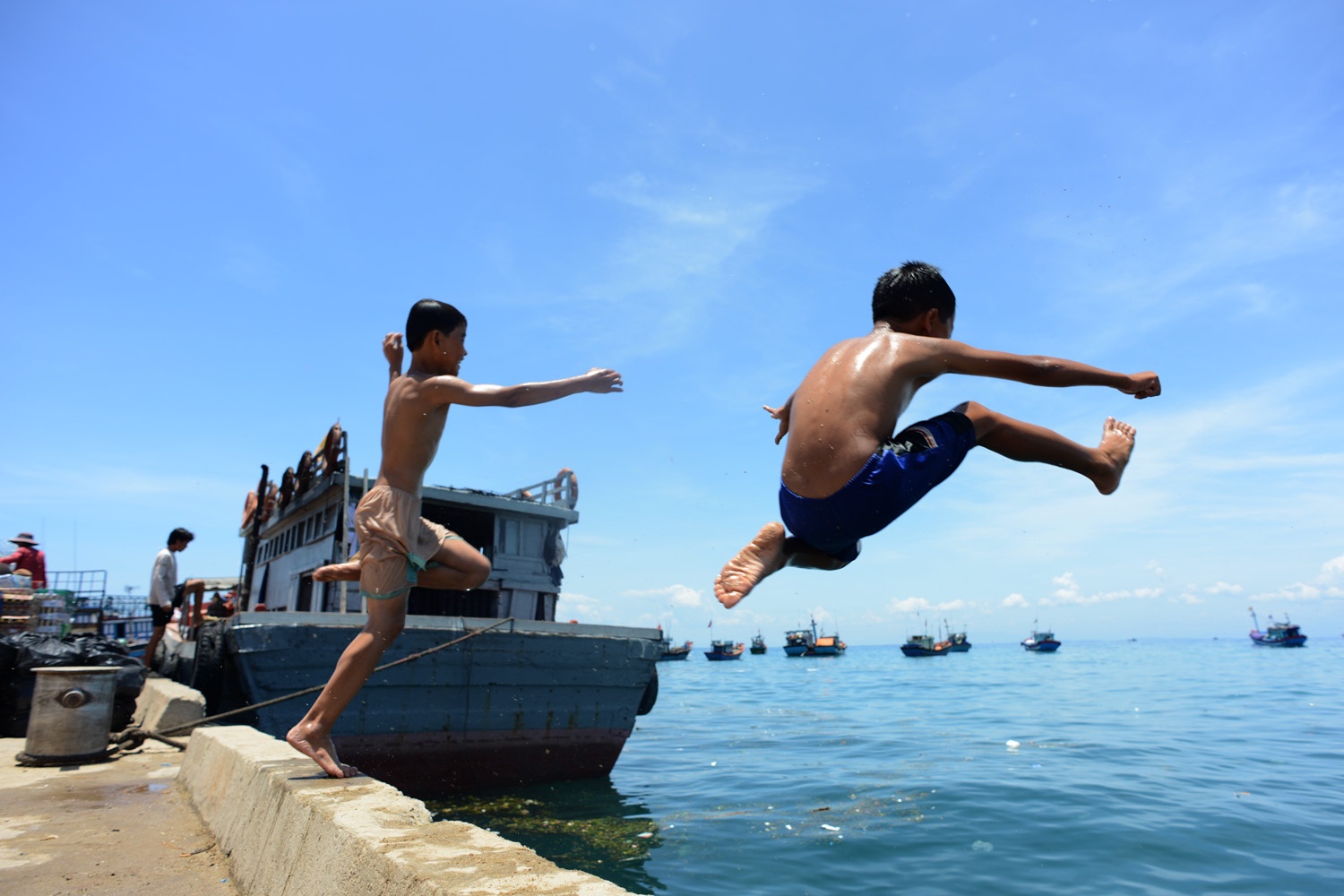 Nhung dua tre noi nghiep 'hung binh' o Ly Son hinh anh