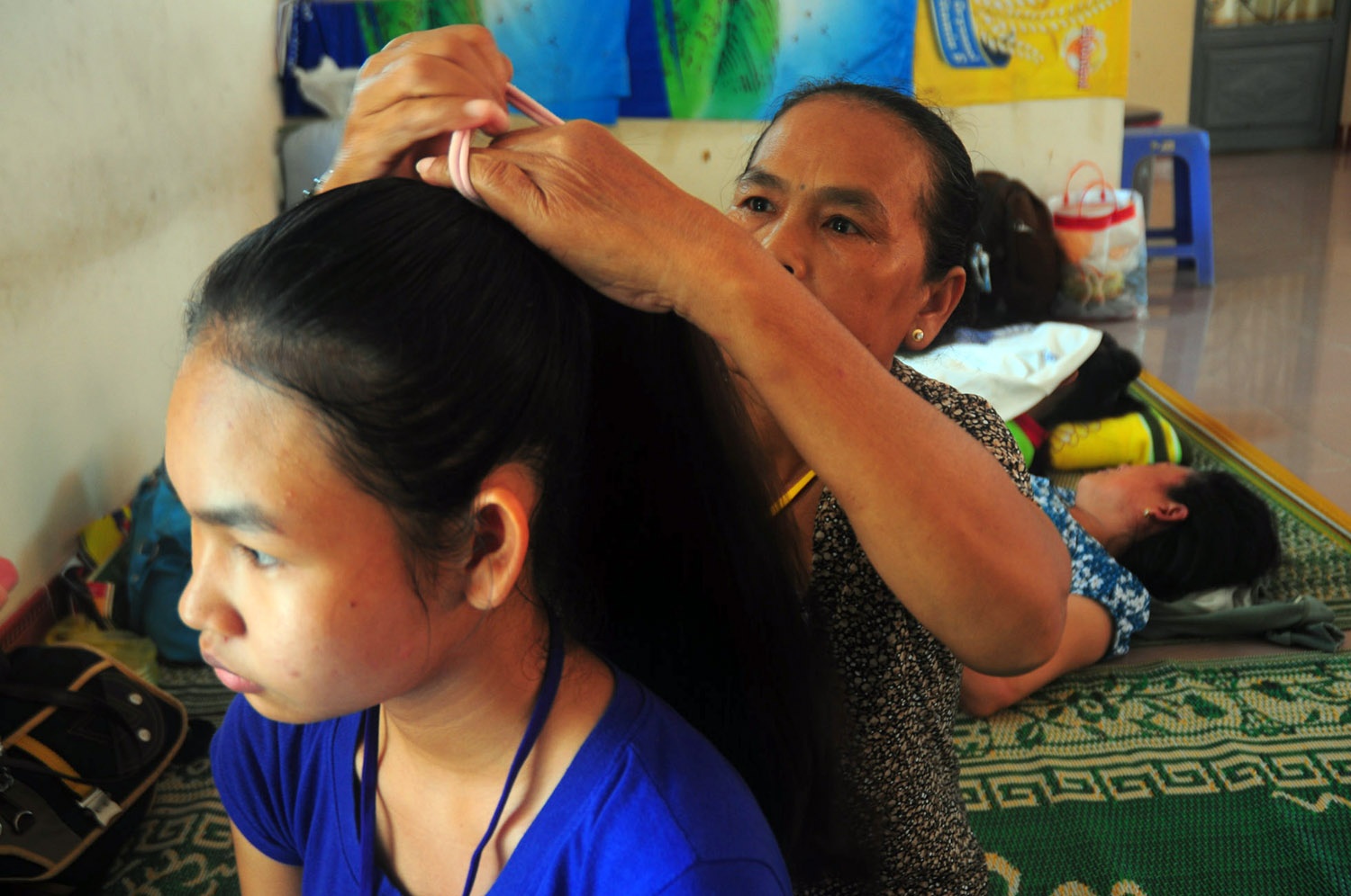 Huyền là con út trong gia đình 4 anh chị em. Vì thế, Huyền rất được mẹ chăm sóc chu đáo