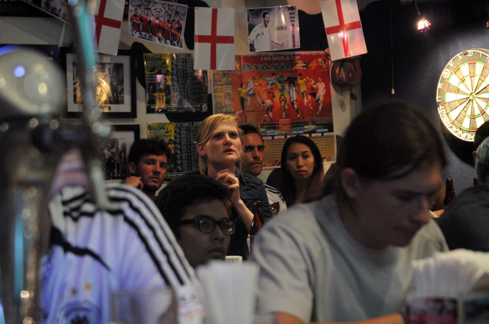 Tỏ ra lo âu khi đội Đức đang bị đối thủ tấn công