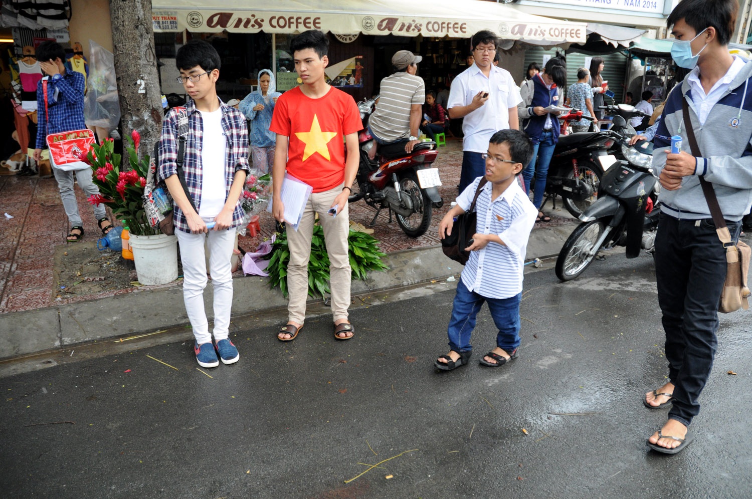 Chàng trai “tí hon” này là thí sinh khá đặc biệt, với chiều cao chỉ 1,25m và nặng 35 kg.