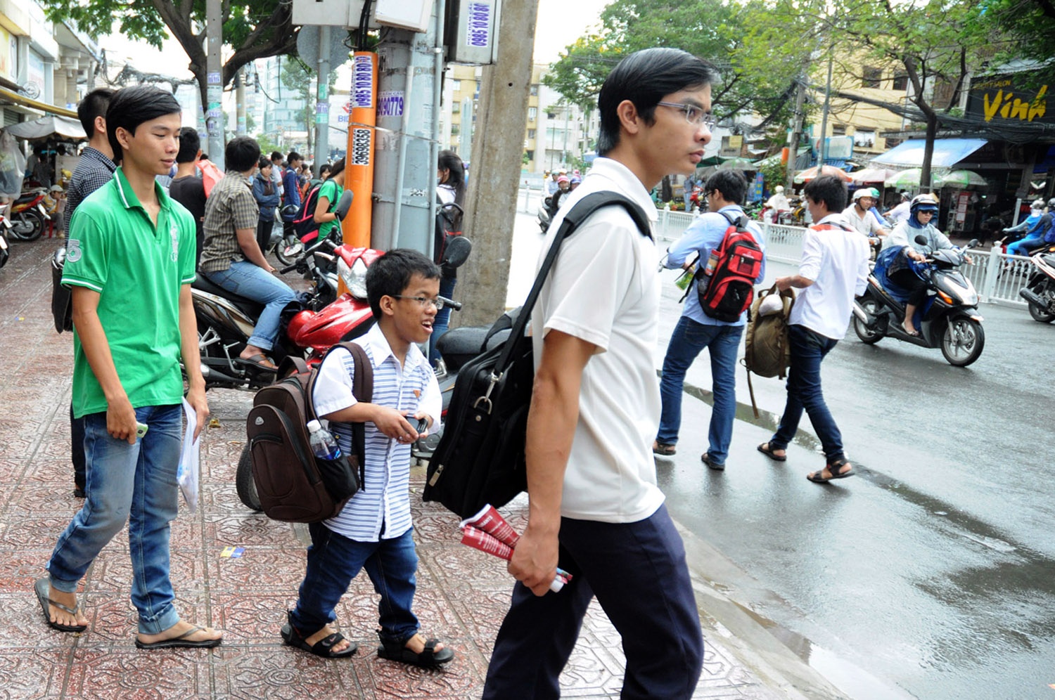 Chàng trai “tí hon” Nguyễn Hùng Lôi (20 tuổi, quê Cà Mau), là thí sinh khá đặc biệt với chiều cao khiếm tốn chỉ 1,25m.