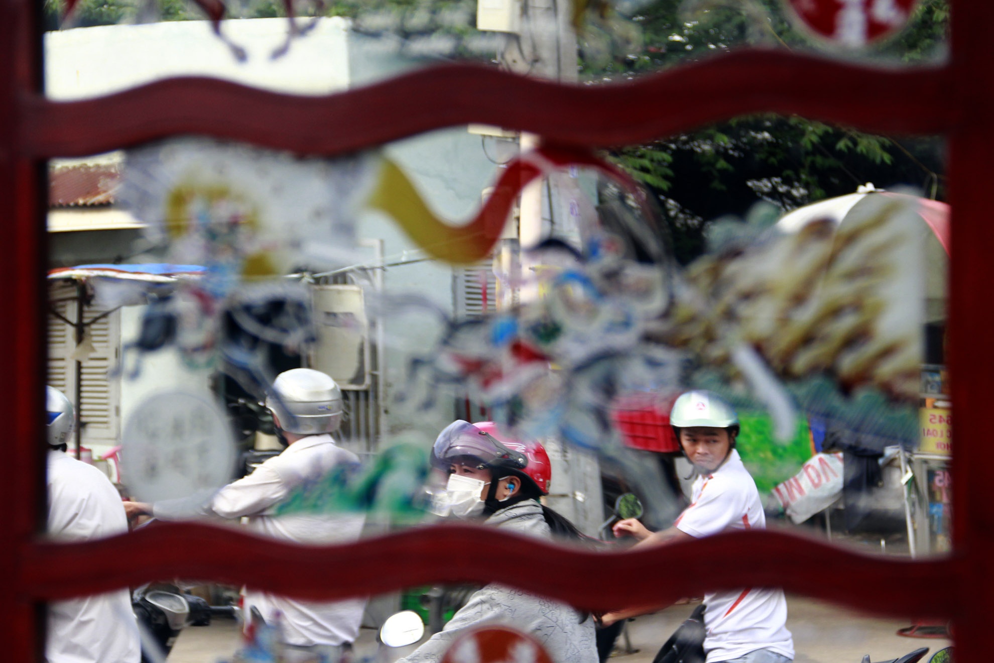 Dẫu là vậy những ngày nay khi xã hội ngày càng phát triển với sức mạnh vũ bão của thời công nghệ thông tin hiện đại, cuộc sống trở nên vội vã hơn bao giờ hết. Khách đi đường cũng vội vã lướt qua mà không còn kịp ngắm nhìn những hình ảnh hào hùng xưa.