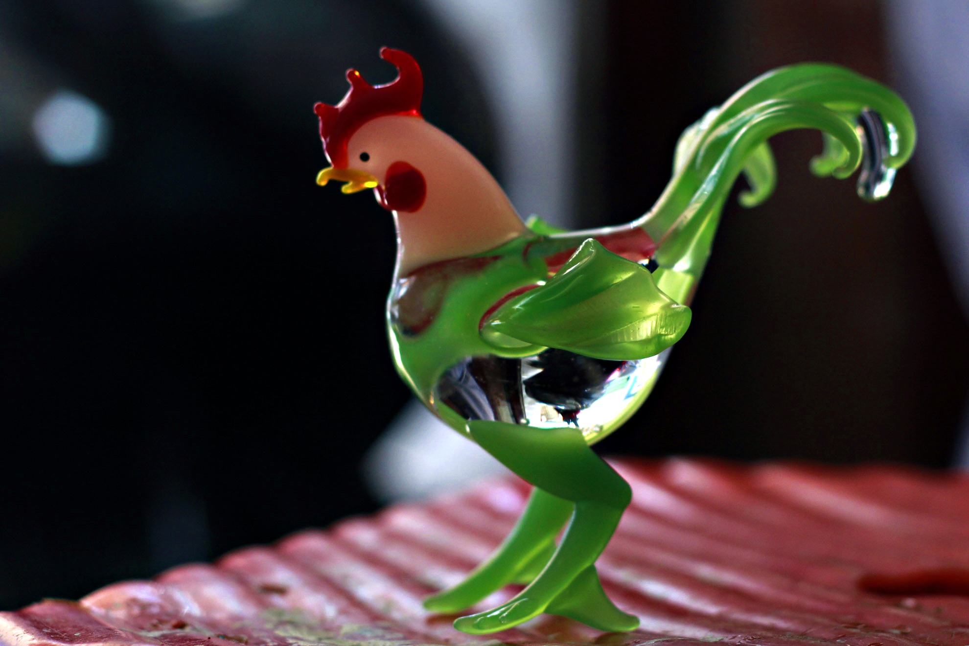 Ban đầu chị chỉ làm những sản phẩm đơn giản như những chú gà trống choai.