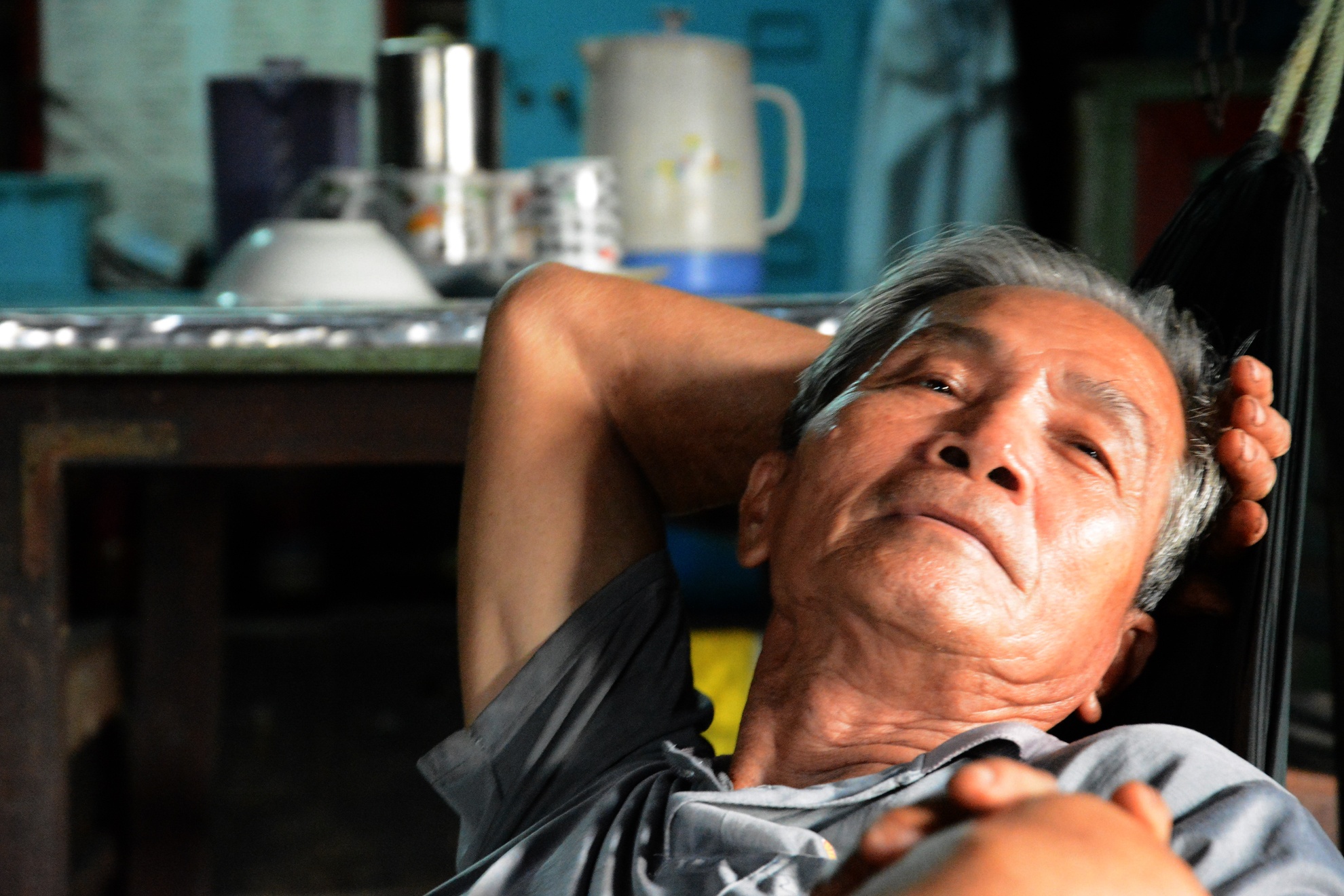 Gần 60 năm qua, cơ sở của ông đã sửa chữa hàng trăm chiếc ghe, tàu bị hư hỏng, giúp đỡ nhiều ngư dân có phương tiện để mưu sinh.