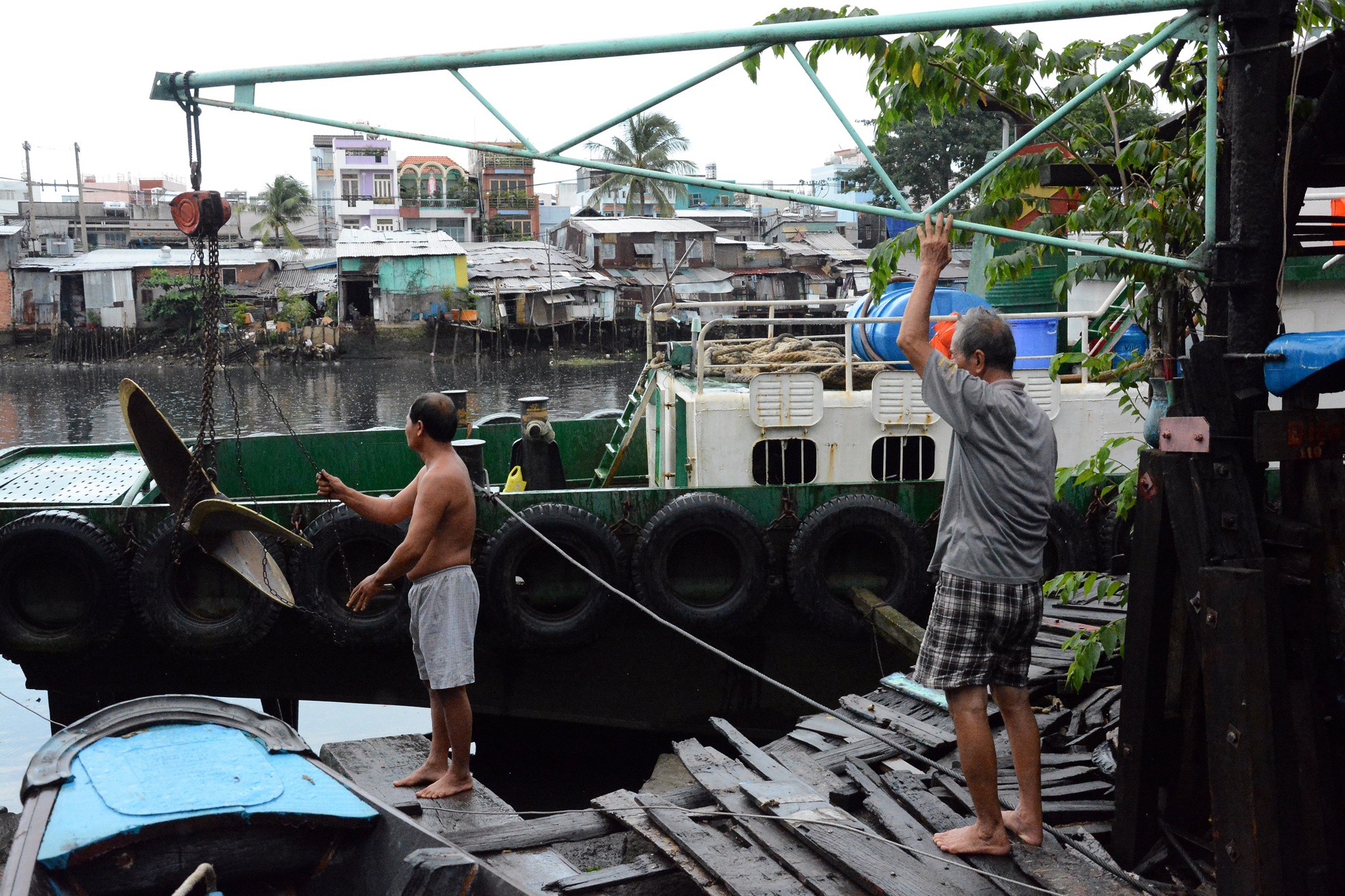 Do quá trình đô thị hóa, 3 năm trở lại đây, cơ sở Lâm Ngọc sửa chữa ghe tàu rất ít, tháng có 1 chiếc lúc thì không có, ông Hai cho biết