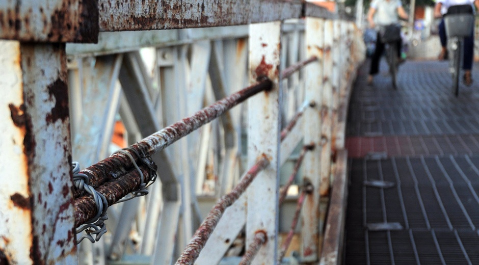 Nhung cay cau cho sap o Sai Gon hinh anh