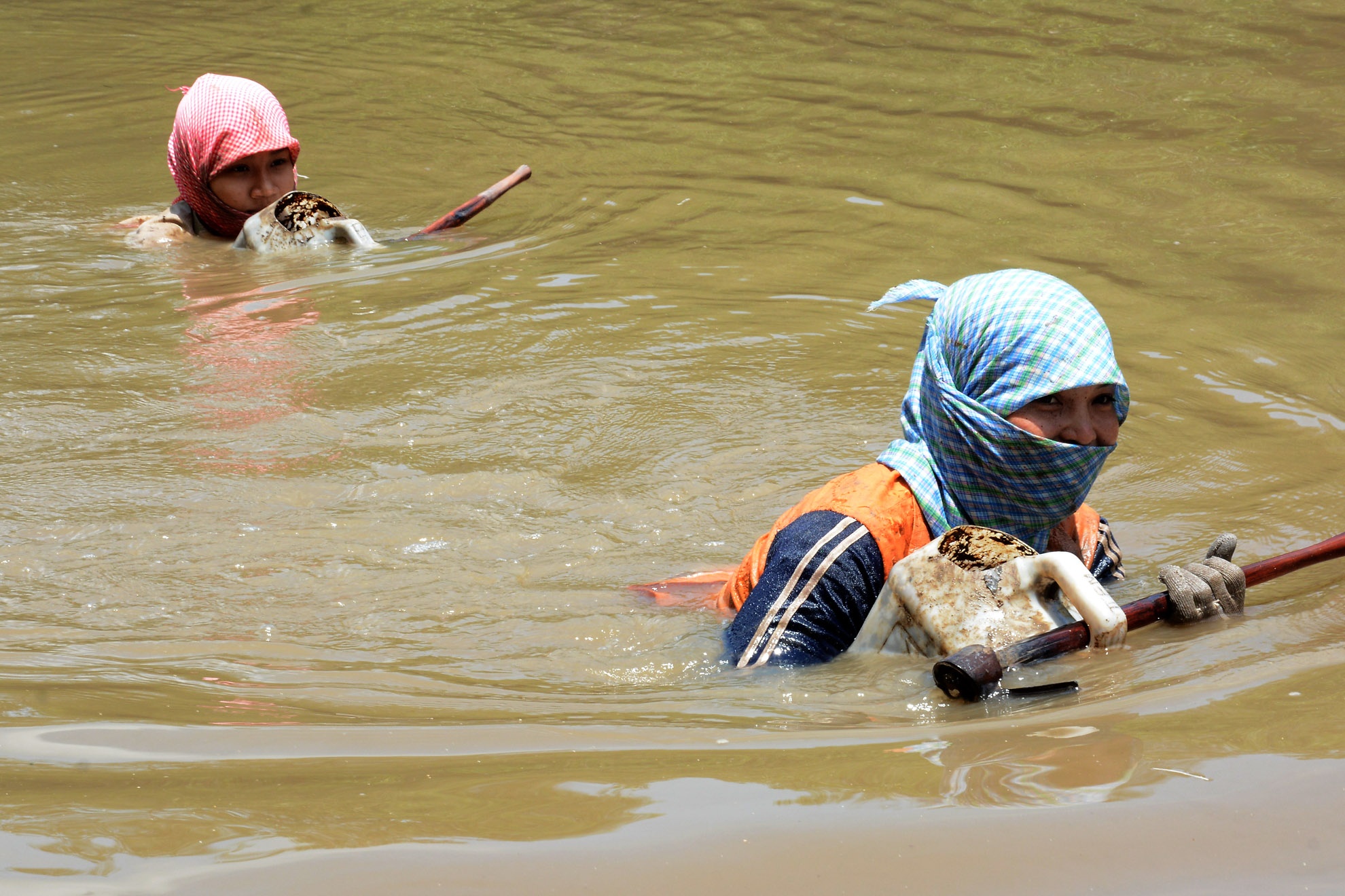 Thu nhap ngheo cua tho san sam dat rung Can Gio hinh anh