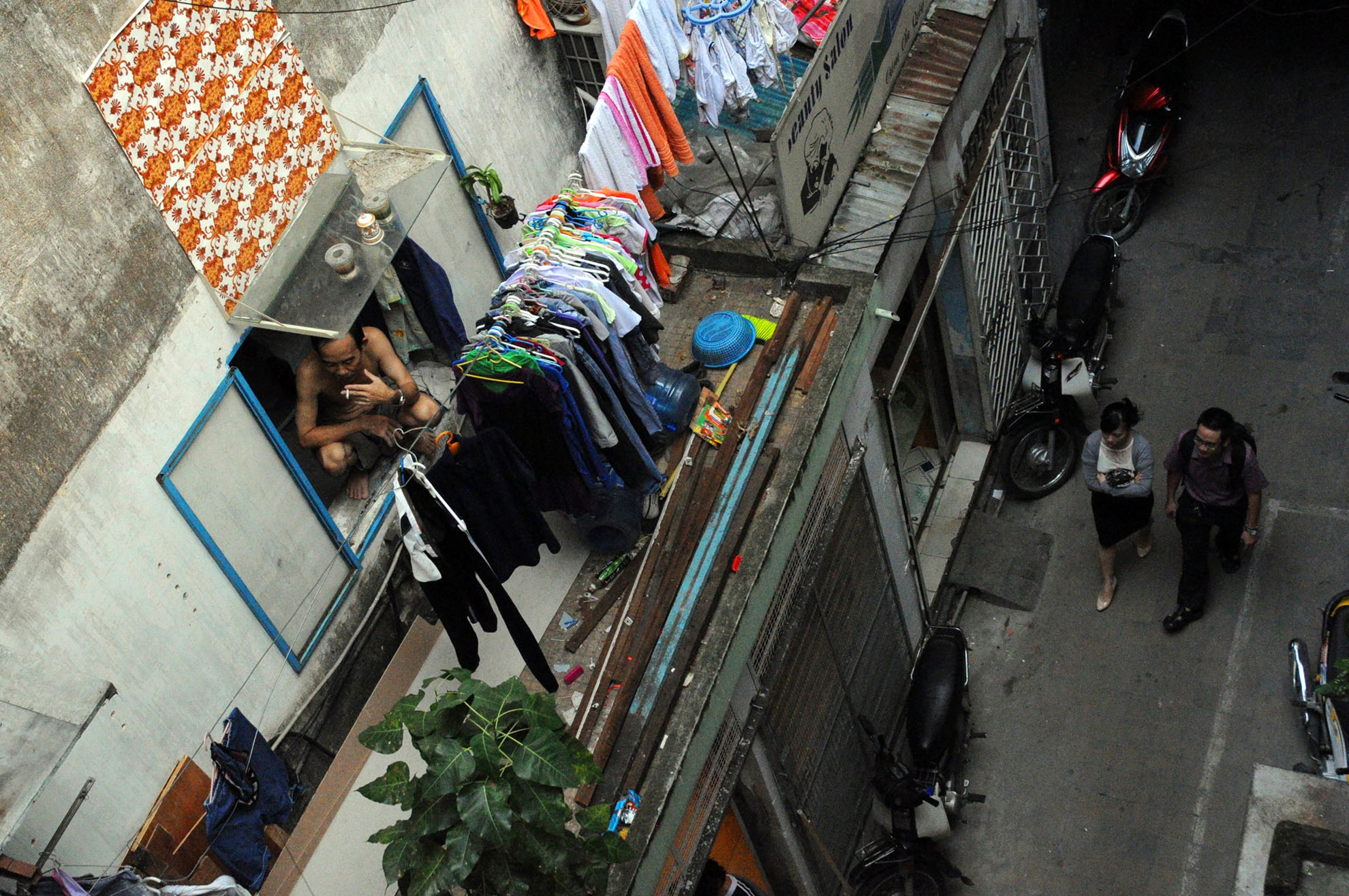 Hiện nay, chung cư này là nơi sinh sống của rất nhiều hộ dân. Có gia đình bốn thế hệ cùng sống trong một căn hộ.