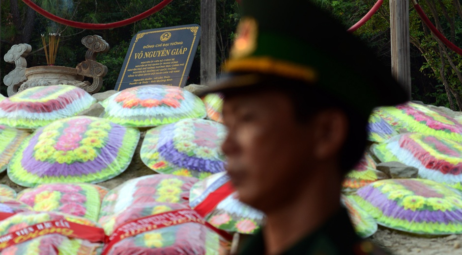 Nhung nguoi linh dac biet canh giac ngu cho Dai tuong hinh anh