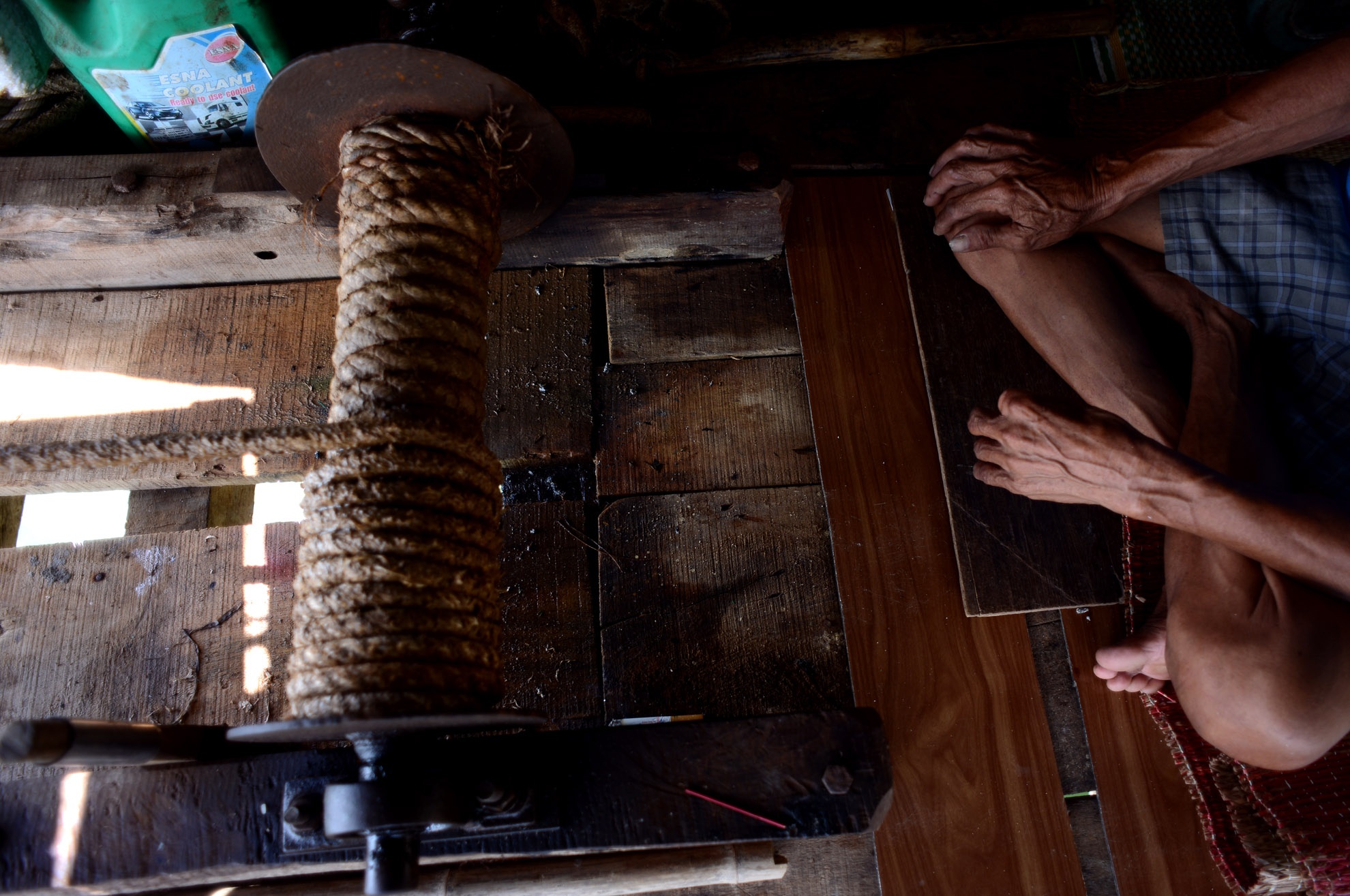 Cả bộ vó có giá 40 triệu. Công việc giờ do máy móc đảm nhiệm nên cũng nhàn.