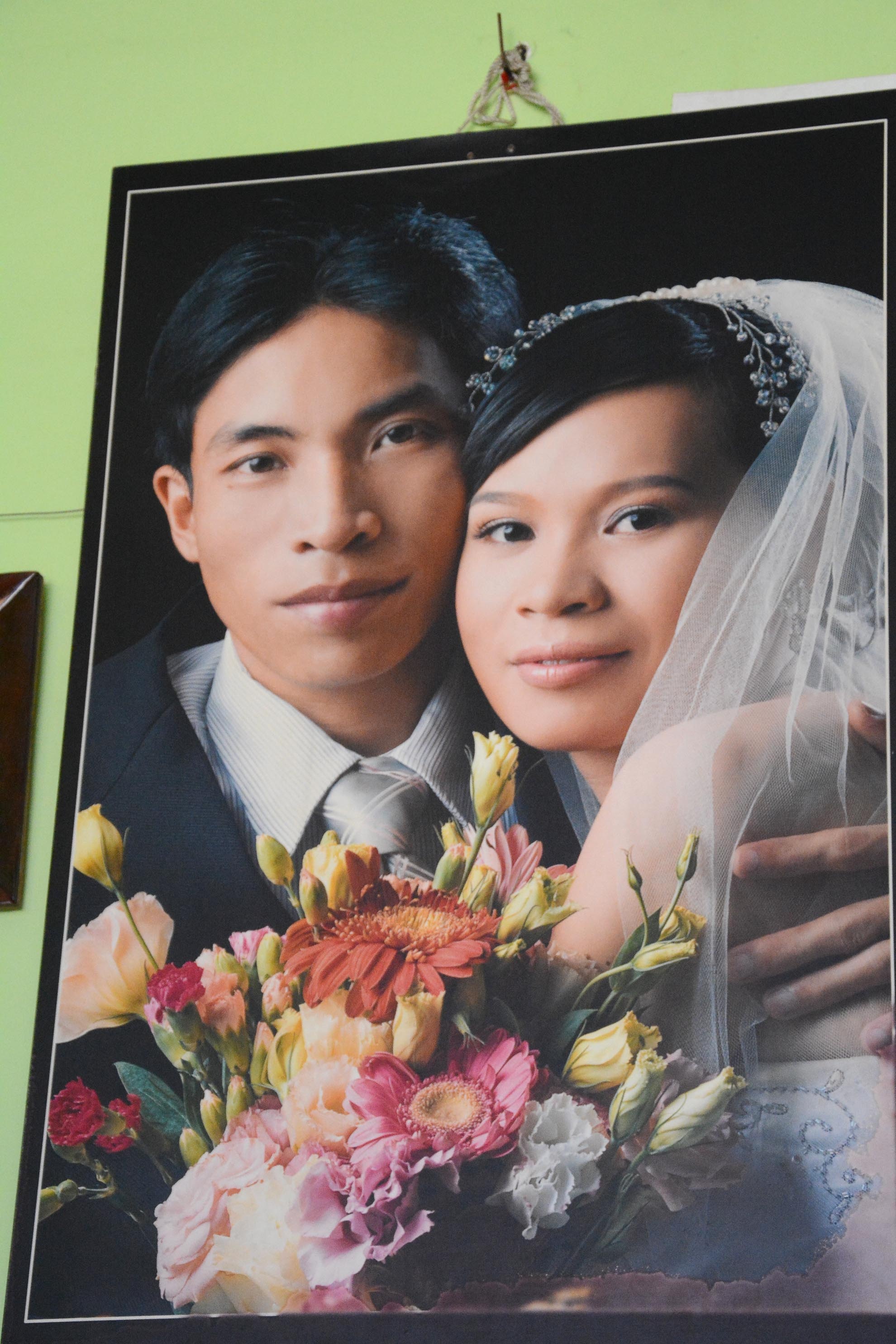 Mặc dù cuộc sống vẫn còn nhiều khó khăn nhưng vợ chồng anh Út luôn yêu thương, động viên và giúp đỡ nhau để vươn lên khó khăn.