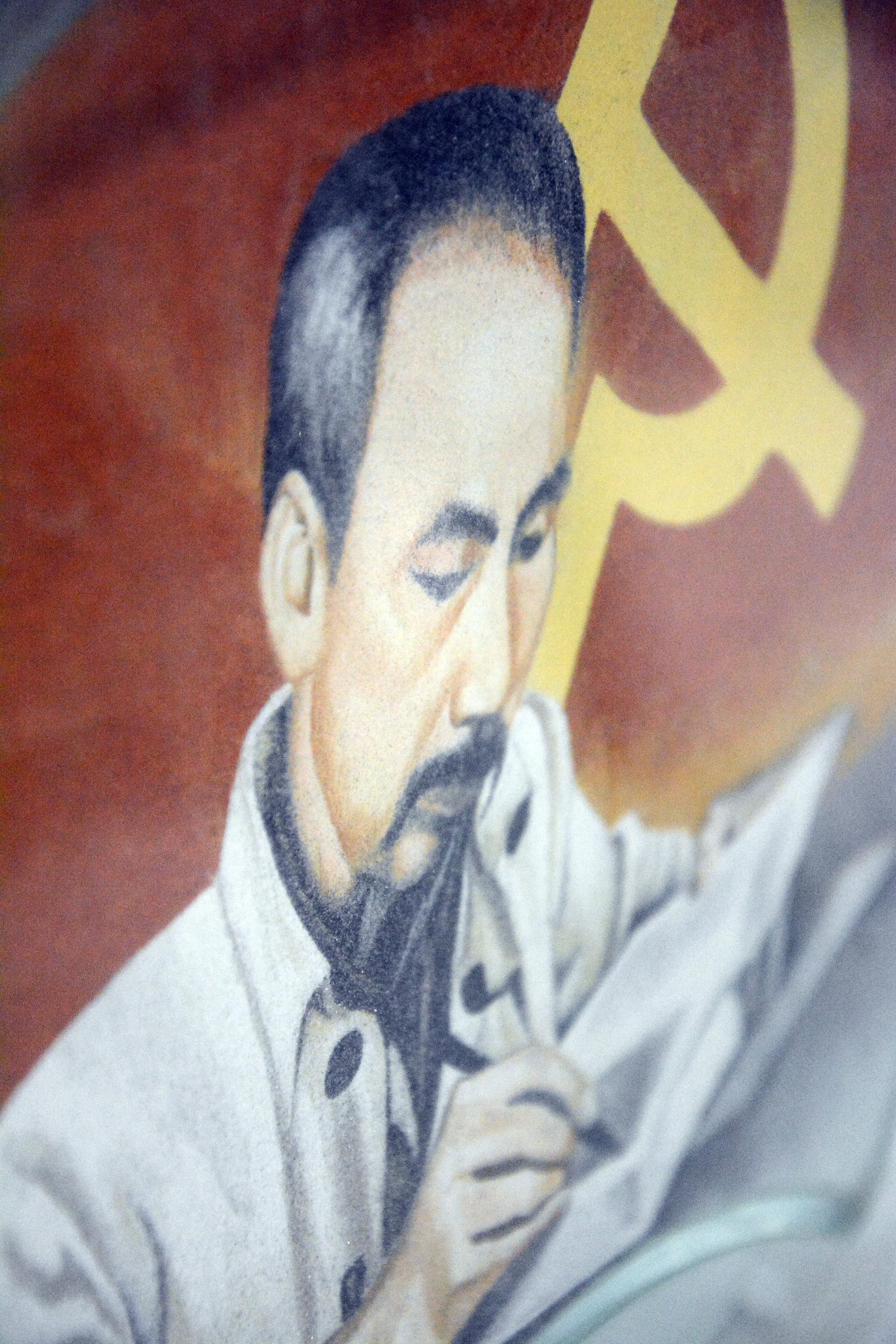 Thông qua những bức tranh cát về Bác Hồ, anh muốn bày tỏ lòng thành kính với vị lãnh tụ kính yêu của dân tộc.