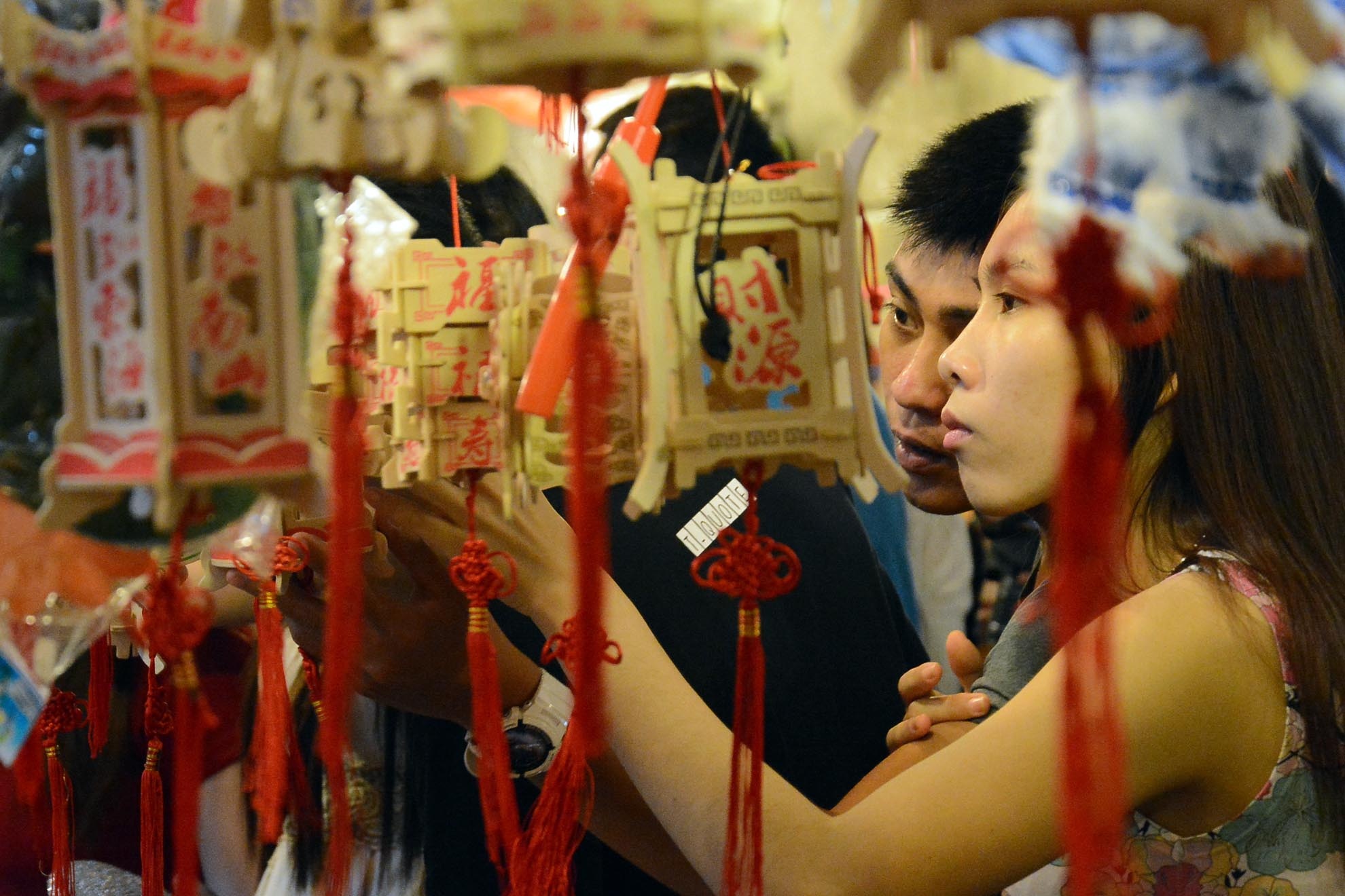 Lương Nhữ Học vốn nổi tiếng là con đường có nhiều cửa hàng bán đèn lồng nhất tại Sài Gòn. Đây cũng là một địa điểm vui chơi, chụp ảnh rất được yêu thích của các bạn trẻ Sài Gòn mỗi dịp trung thu về.