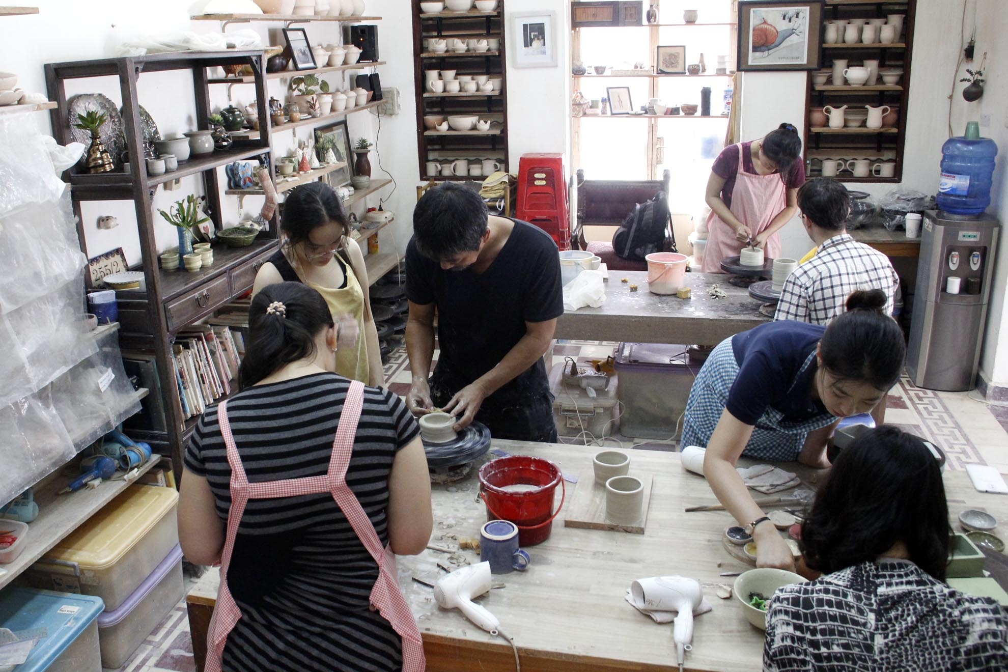 Hiện nay lớp học của ông có rất đông học viên với nhiều ca học khác nhau cho nhiều đối tượng khác nhau, cả người Việt lẫn người nước ngoài.