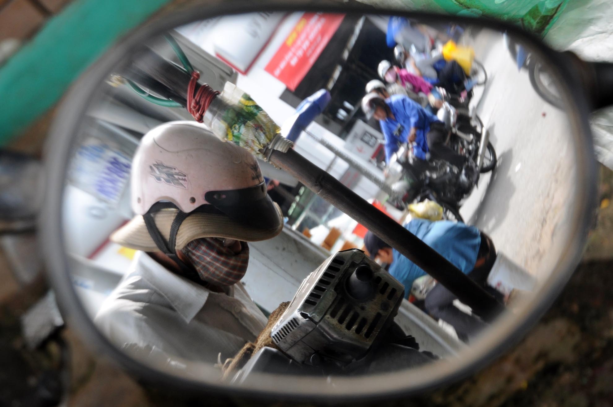 Đây được xem như nghề gia truyền của gia đình, người con trai của ông Thanh cũng theo cha đi khắp Sài Gòn để làm nghề.