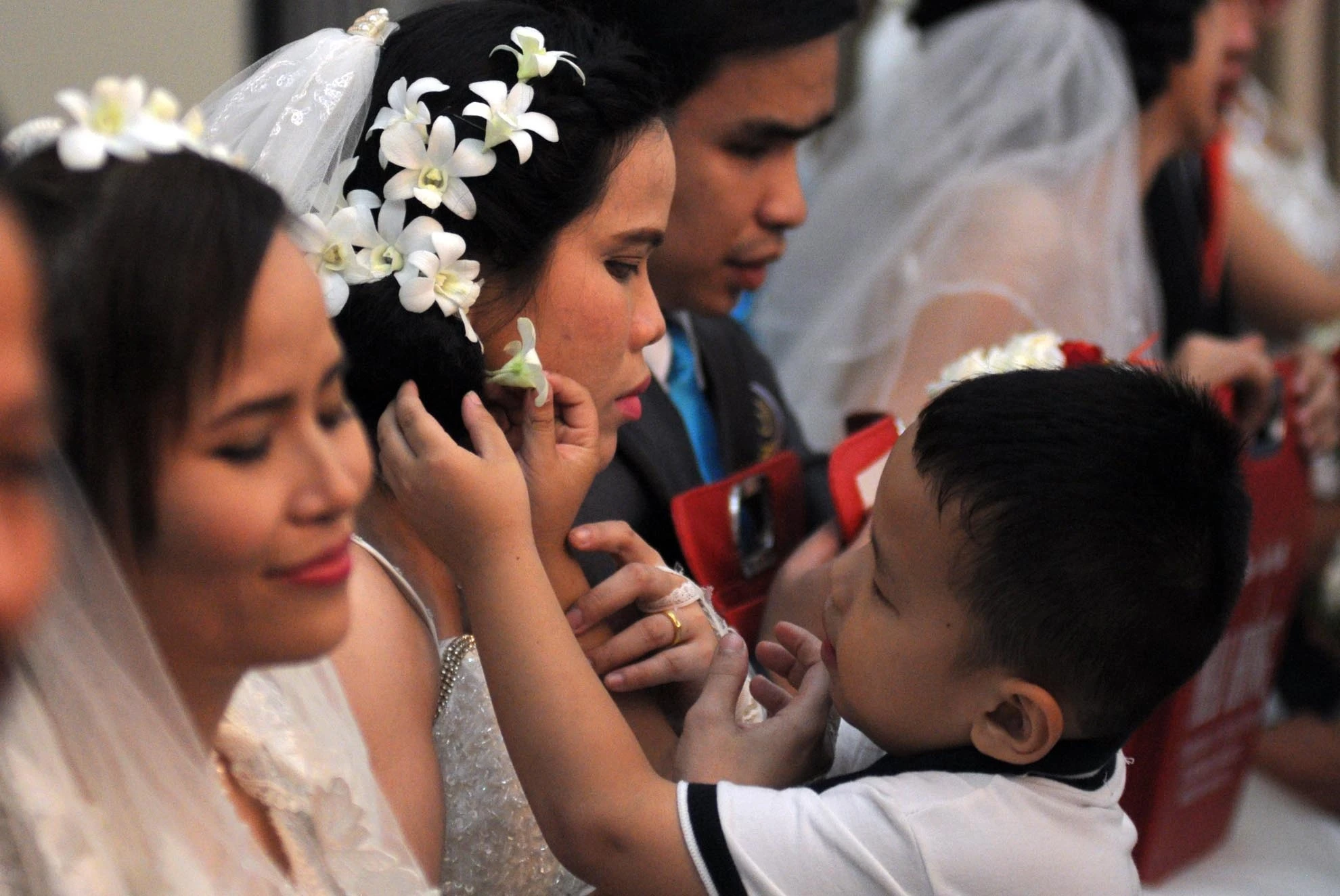 Bé Đặng Đức Huy (5 tuổi) con trai của cặp đôi Bích-Thắng. Theo lời của chị Bích, vì không có tiền làm đám cưới nên chị và chồng dọn về sống chung với nhau. Hàng ngày, chị và anh đi làm công nhân, gửi con trai cho bà nội trông dùm.