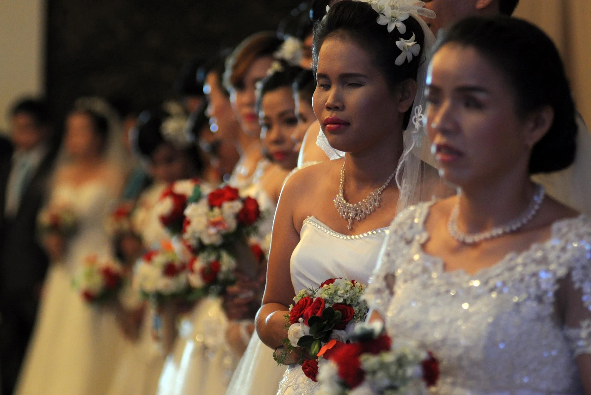 Chương trình đám cưới vì cộng đồng năm 2014 với chủ đề “Kết nối tin yêu-vẹn tròn hạnh phúc” do Hội dạy nghề TP.HCM tổ chức đã diễn ra tại nhà hàng Mimi Place (quận Bình Thạnh).