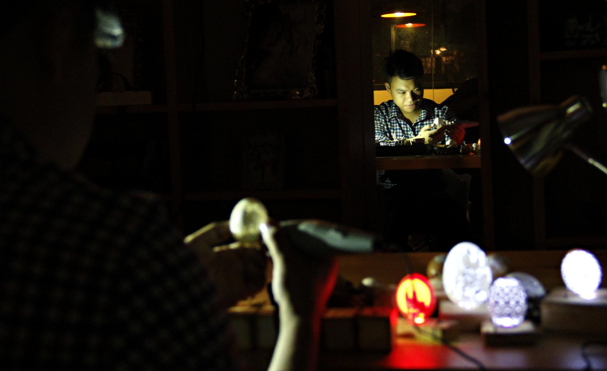 Làm việc miệt mài và sáng tạo nên kỹ năng của Cường ngày càng điêu luyện. Mỗi sản phẩm Cường làm ra thật sự là một tác phẩm nghệ thuật đích thực.