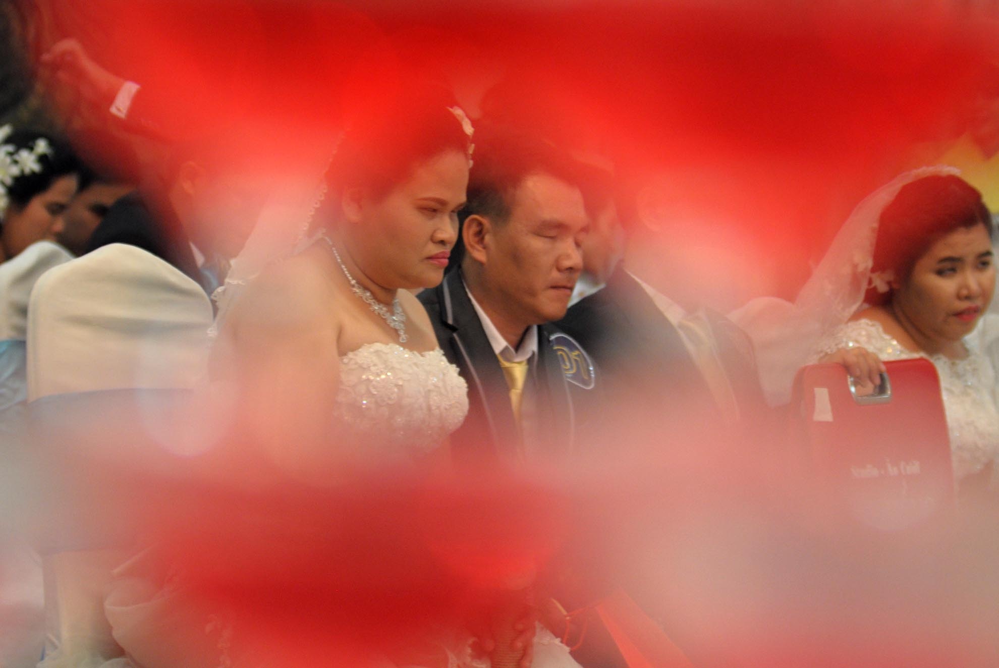 Ngoài ra, các cặp đôi còn được tham dự chương trình tư vấn hôn nhân gia đình với các chủ đề như “Tâm sinh lý tiền hôn nhân”, “Sức khỏe bà mẹ và trẻ em”, “Quản lý tài chính gia đình”…