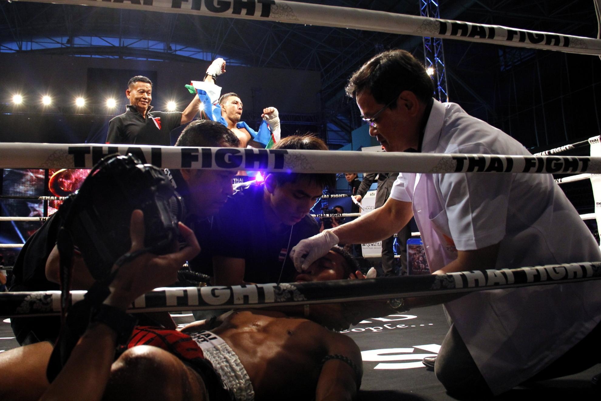 Chiến thắng chung cuộc được quyết định bởi điểm số của ban trọng tài hoặc là xác định sau cú “knock out”.