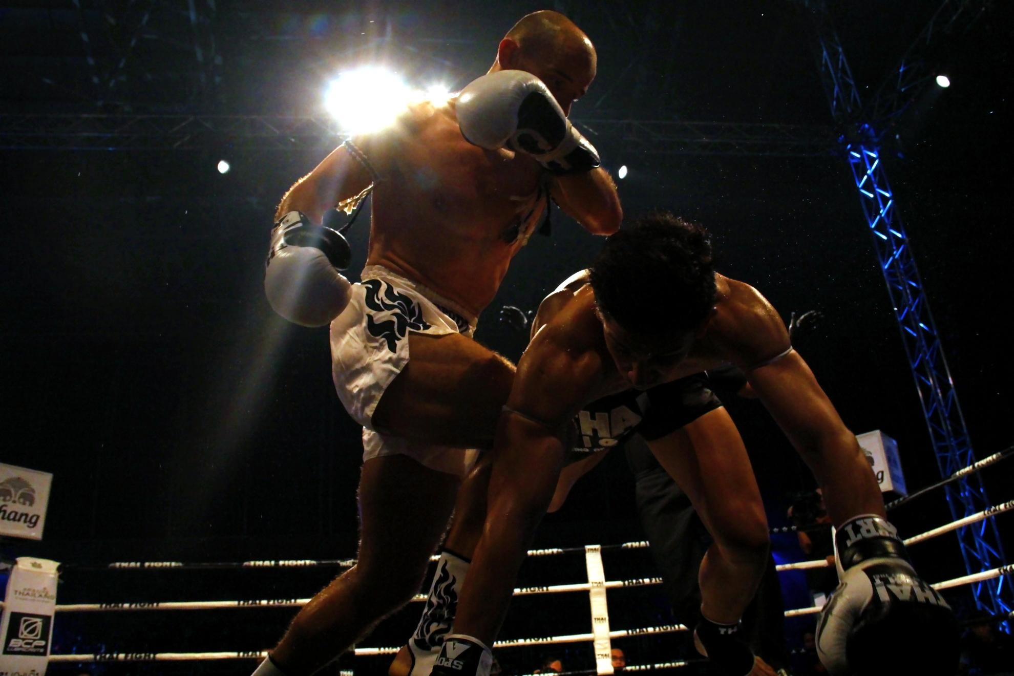 Lần đầu tiên, khán giả TPHCM được chứng kiến những trận đấu nảy lửa của các võ sĩ tên tuổi hàng đầu thế giới.