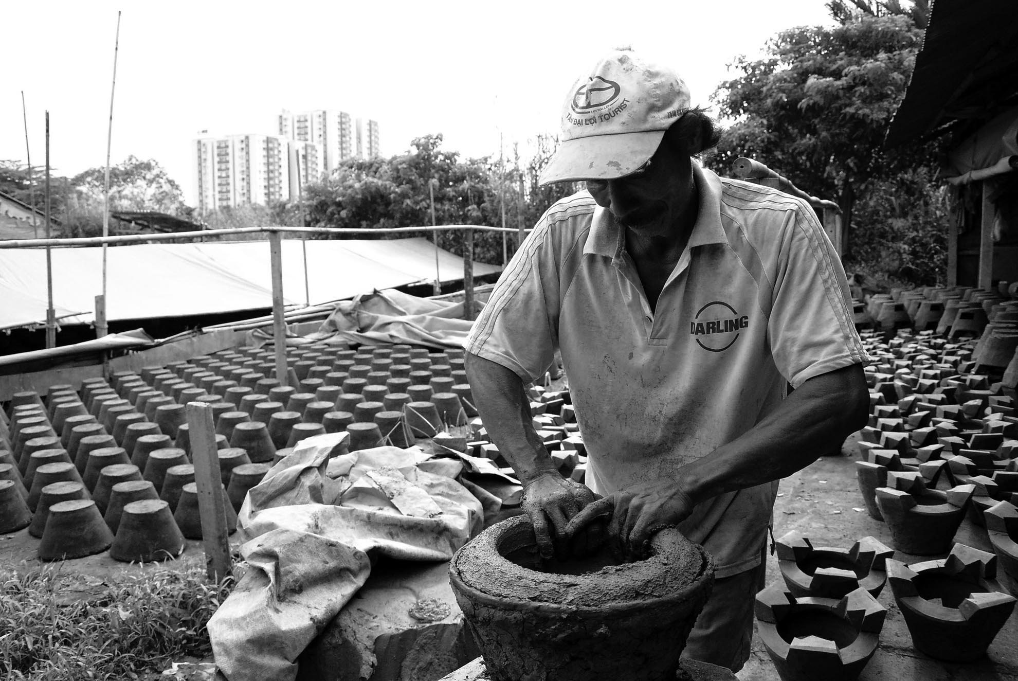 Duy trì các mẫu sản phẩm truyền thống, đồng thời cũng chú trọng đến việc cải tiến mẫu mã, nâng chất lượng của sản phẩm nên cơ sở của ông Năm Tiếp vẫn “ăn nên làm ra”.